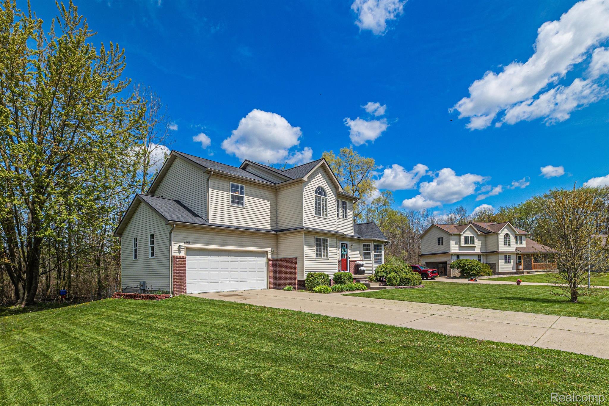 6101 Maple Trail