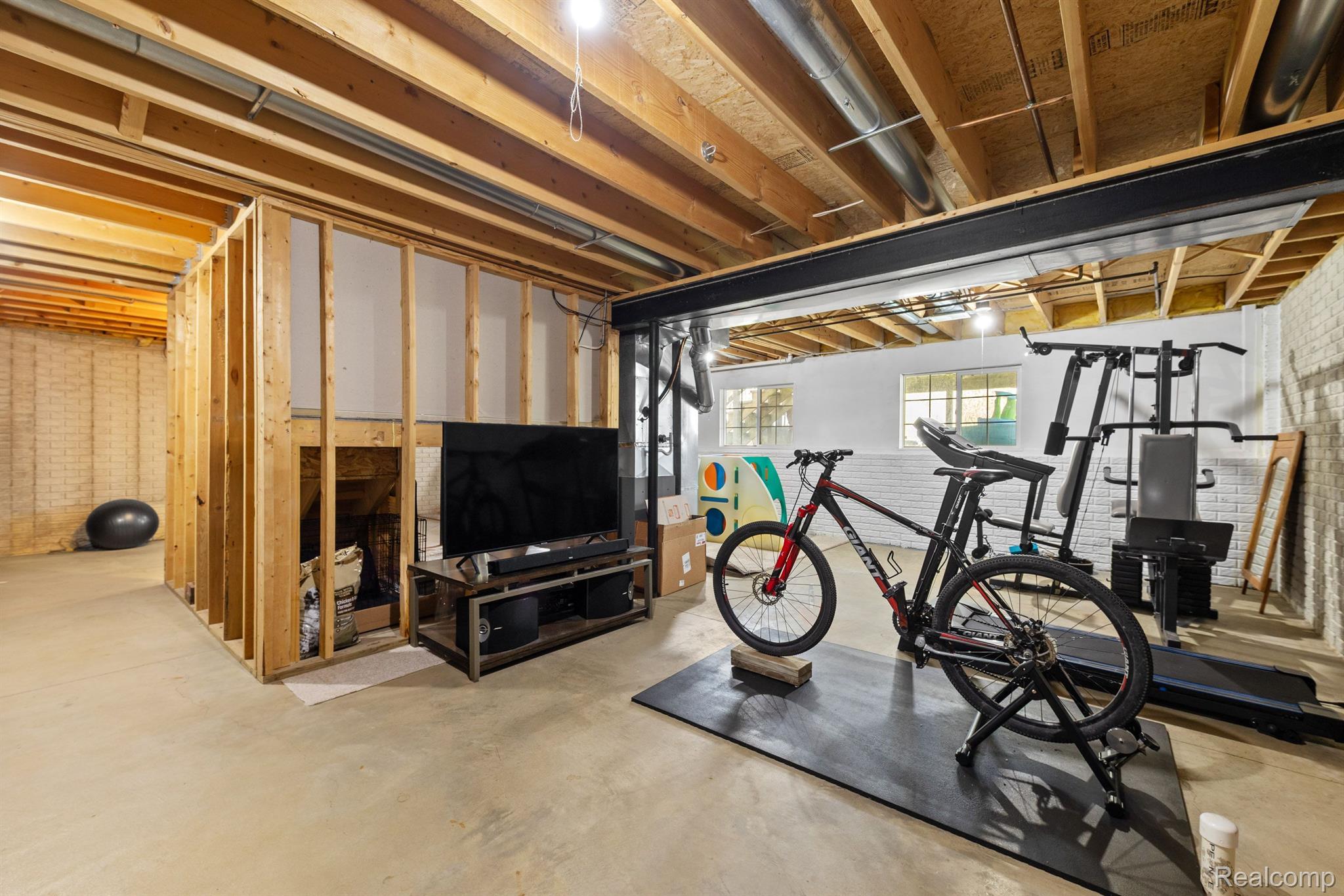 6101 Maple Trail