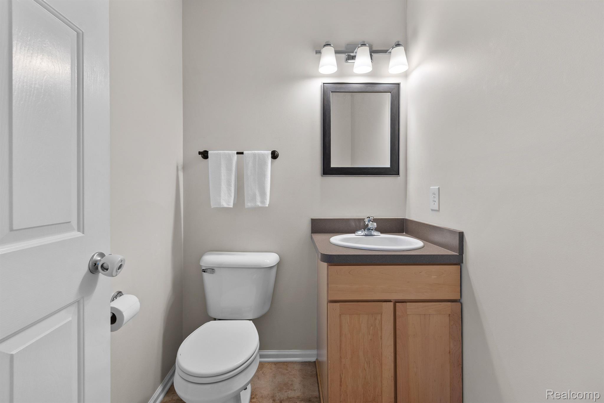 6101 Maple Trail