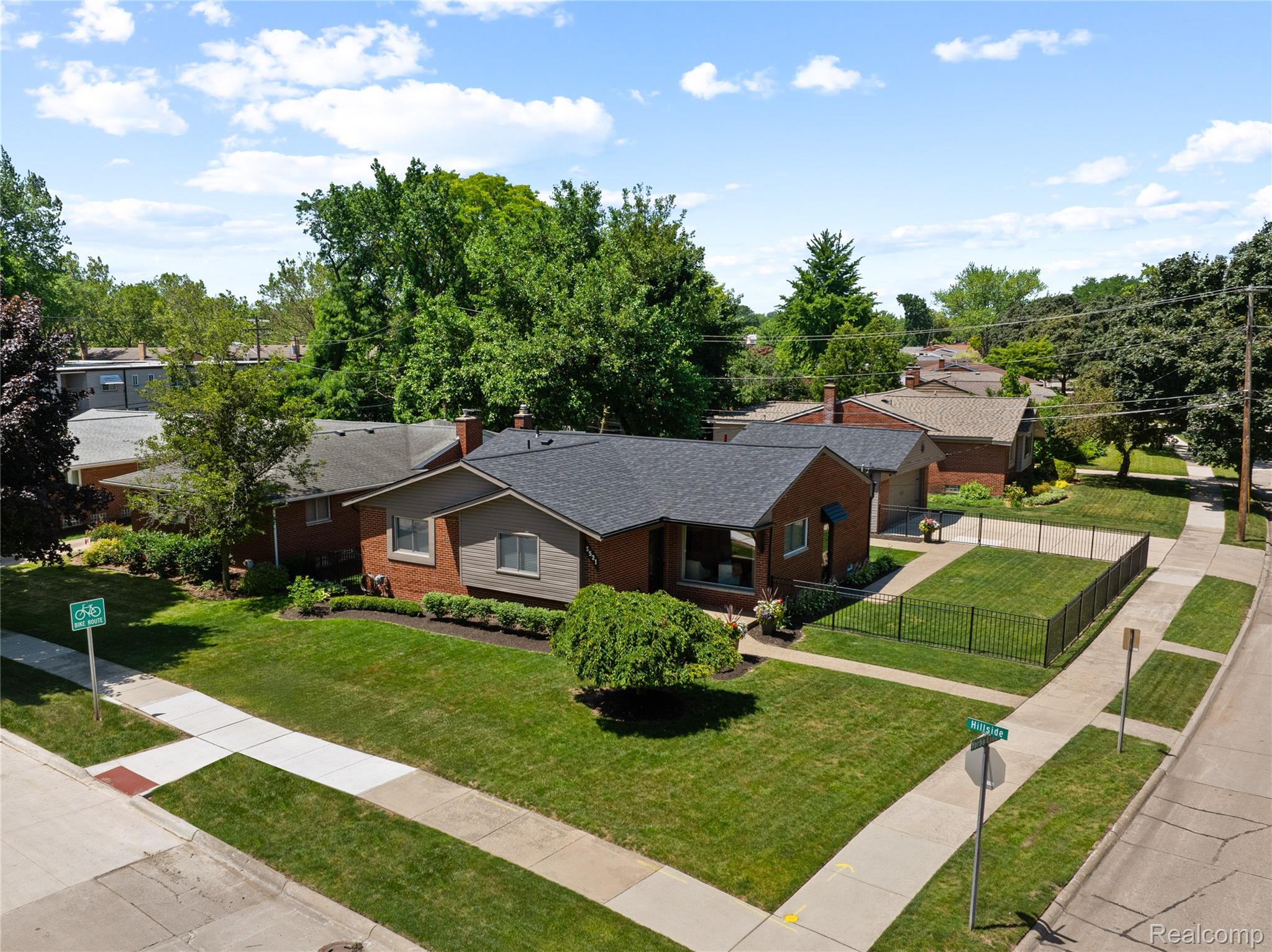 3521 Hillside Drive