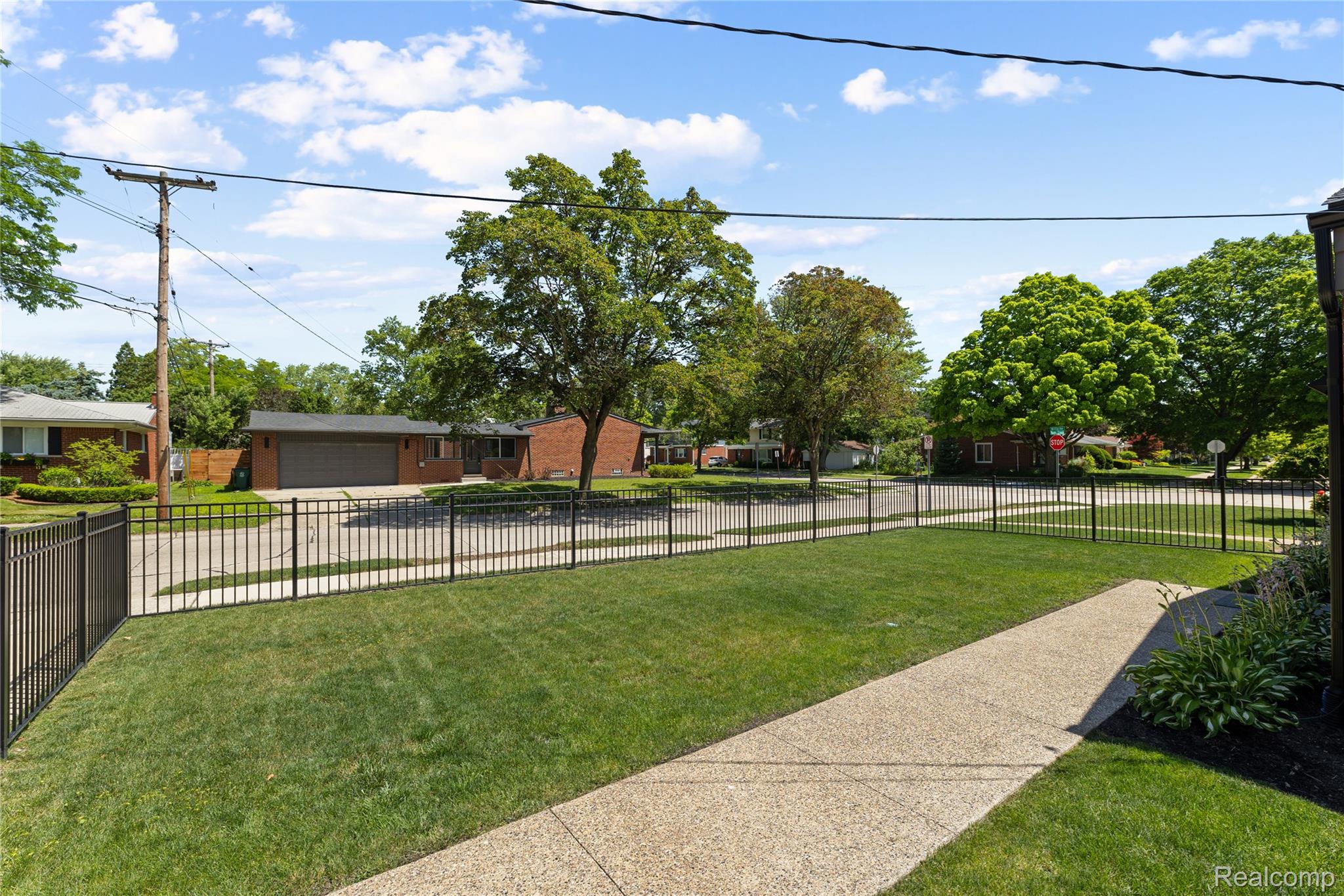 3521 Hillside Drive