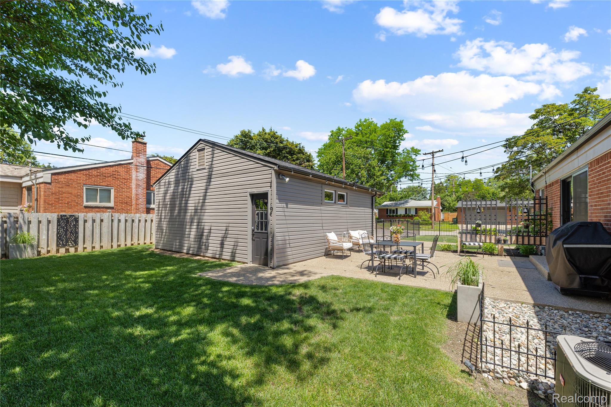 3521 Hillside Drive