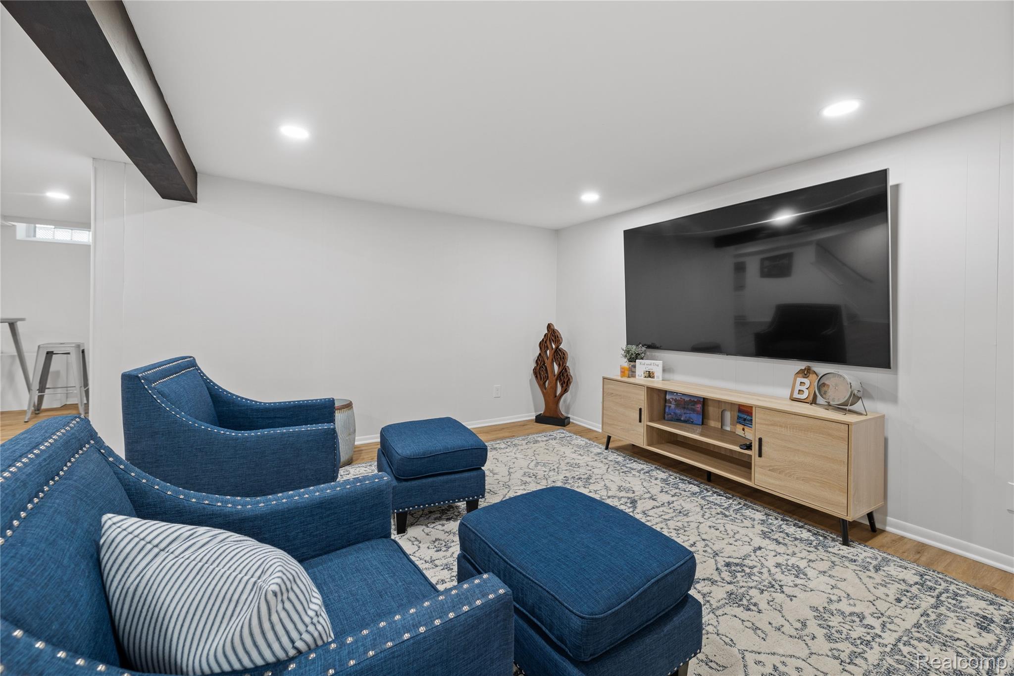 3521 Hillside Drive