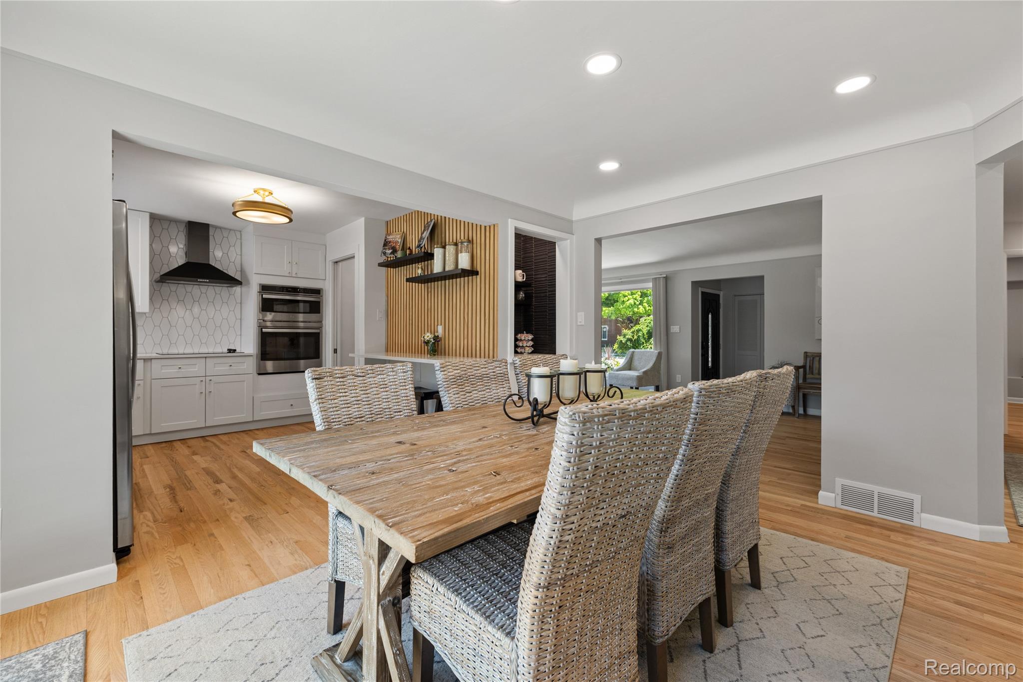 3521 Hillside Drive