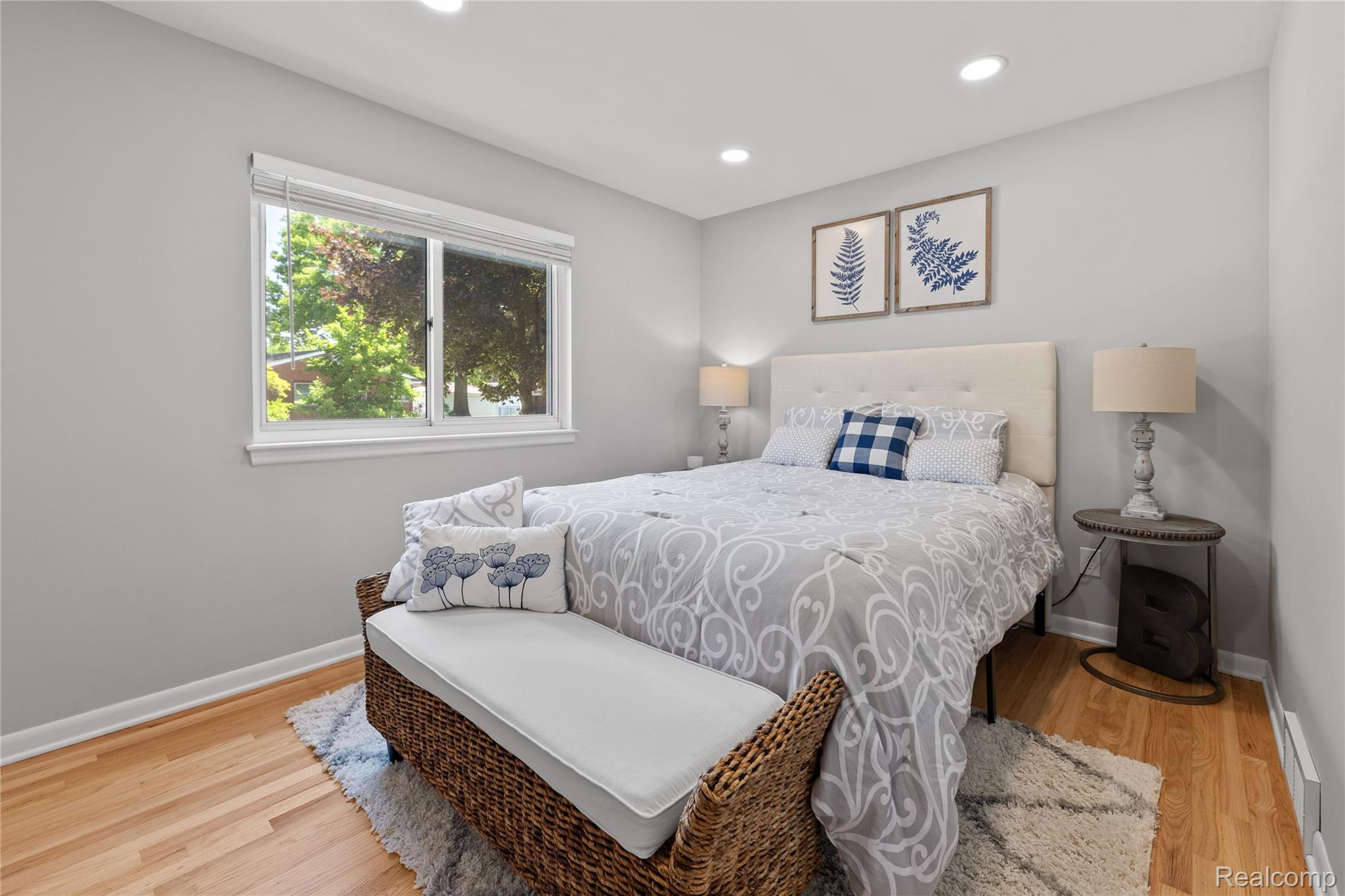 3521 Hillside Drive