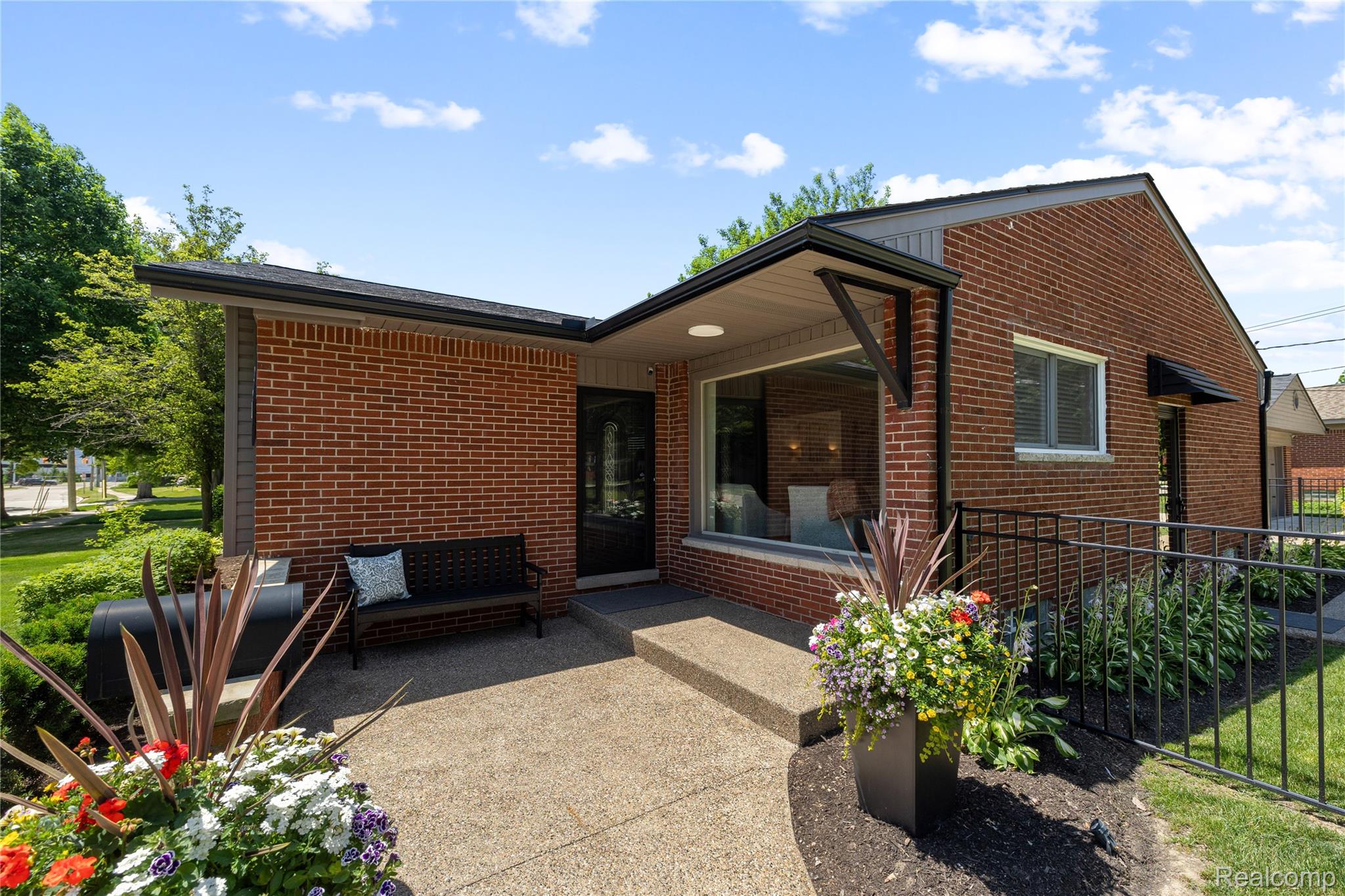 3521 Hillside Drive