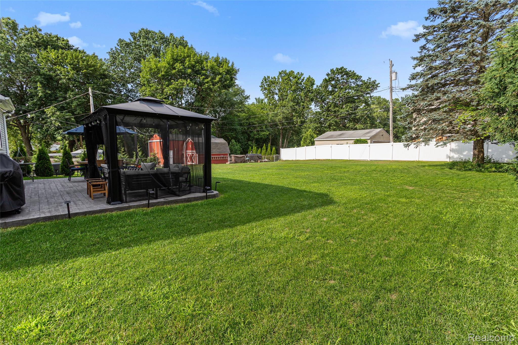 710 Pine Tree Road