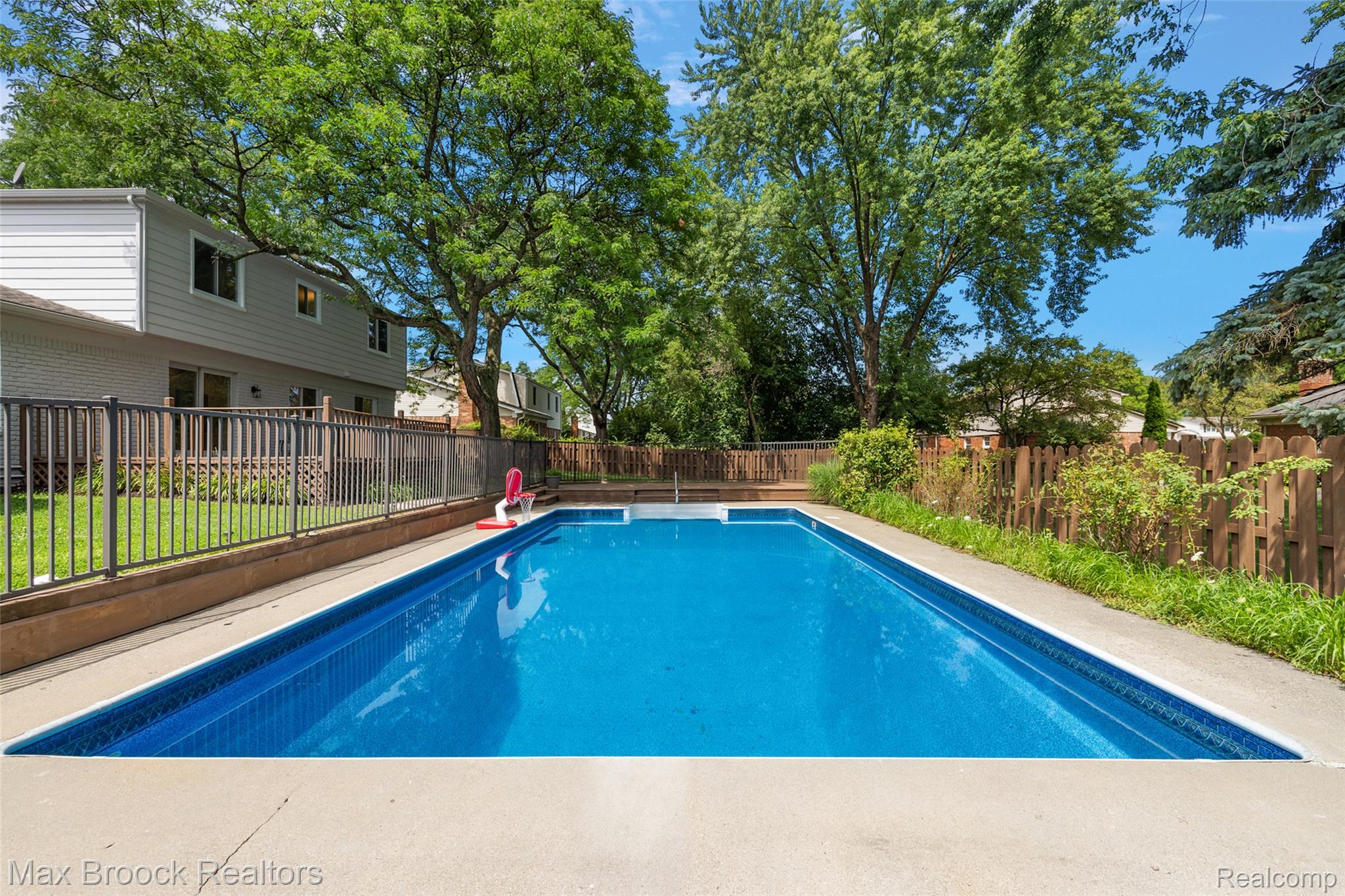 5362 Hertford Drive