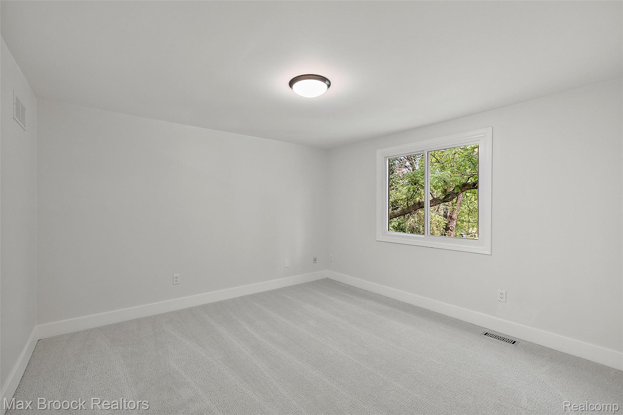 5362 Hertford Drive
