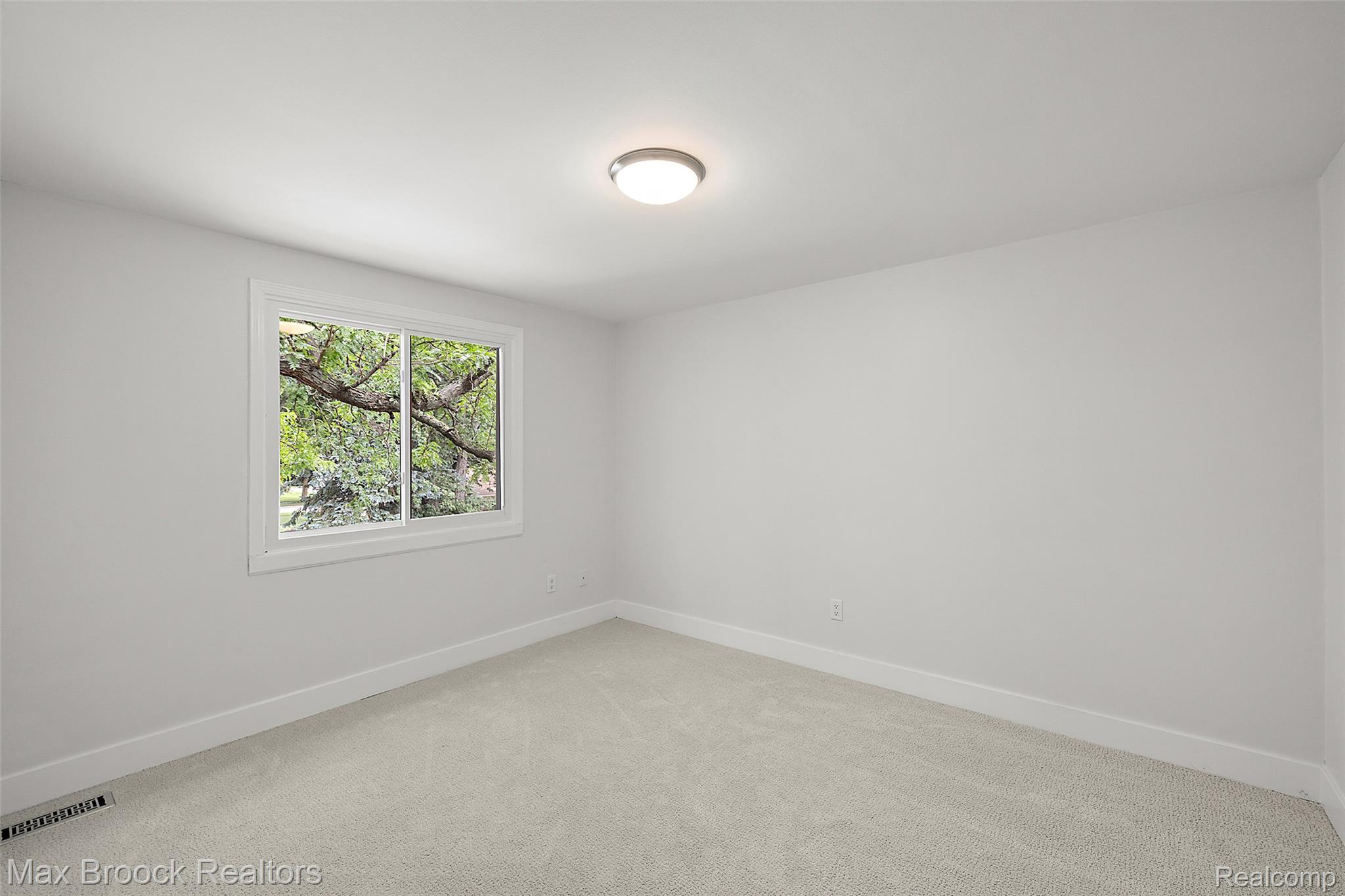 5362 Hertford Drive