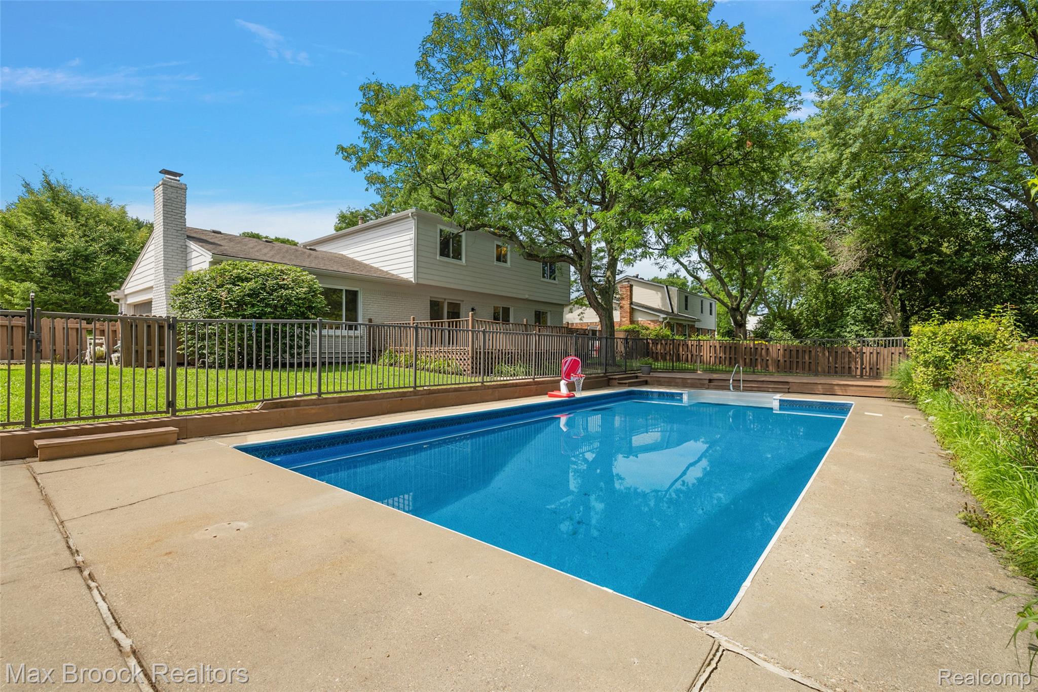 5362 Hertford Drive