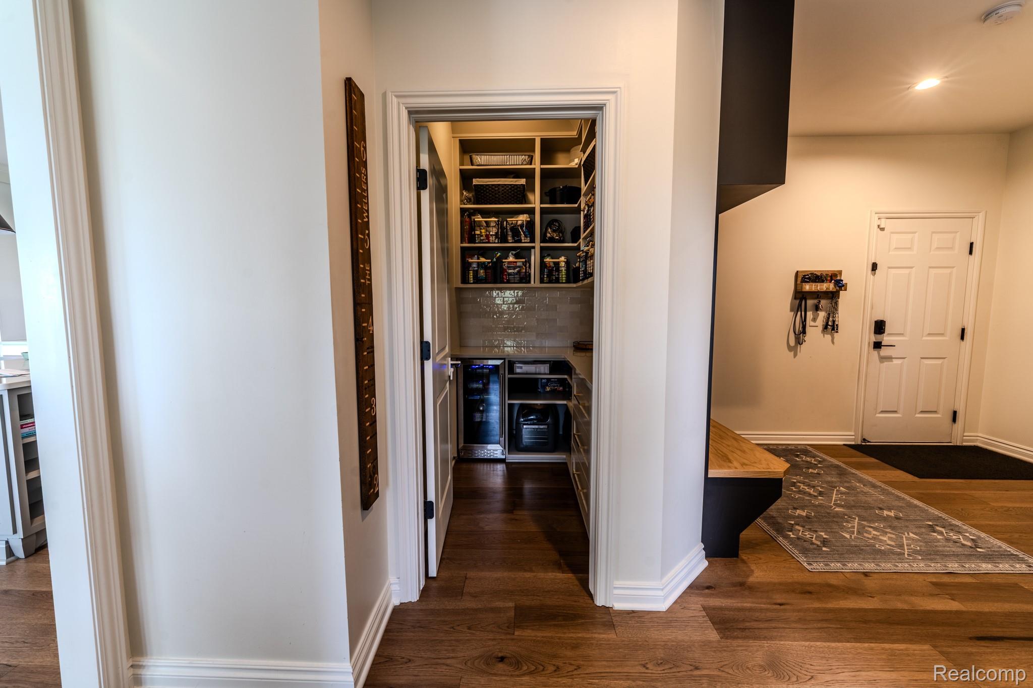 1367 Addington Court