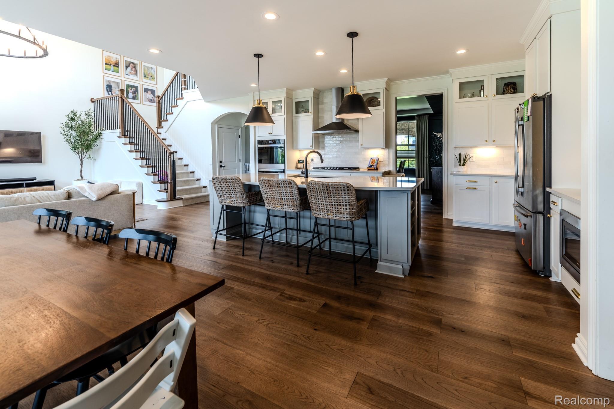 1367 Addington Court