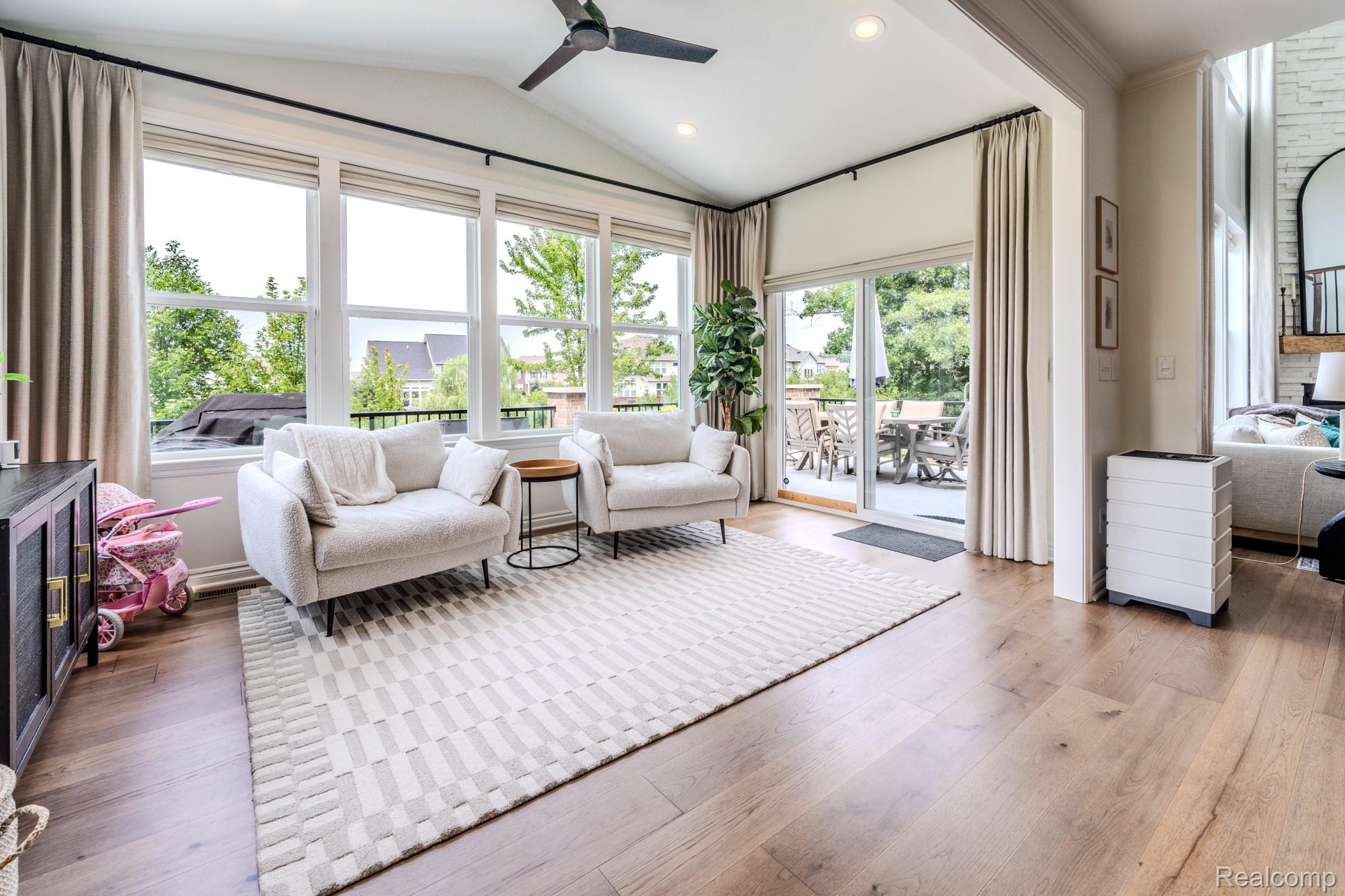 1367 Addington Court