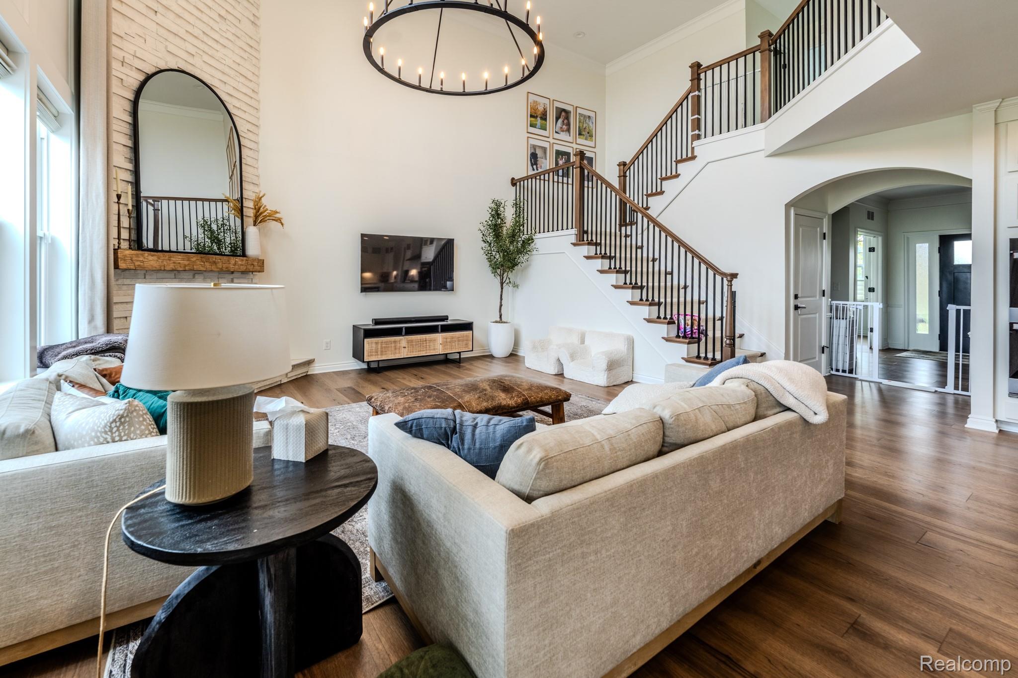 1367 Addington Court