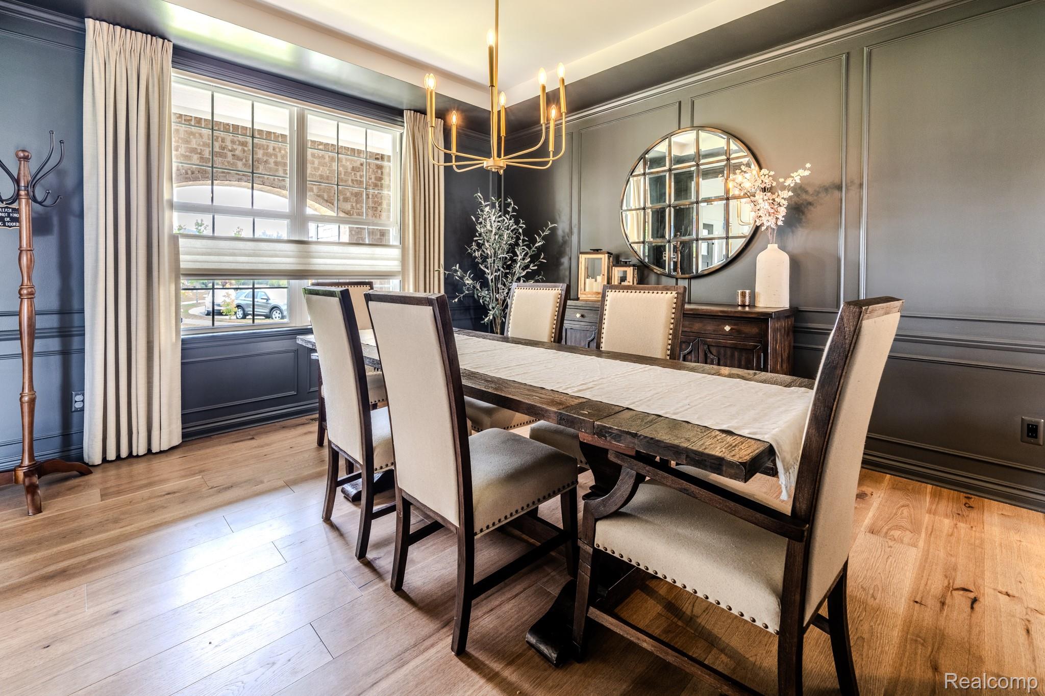 1367 Addington Court