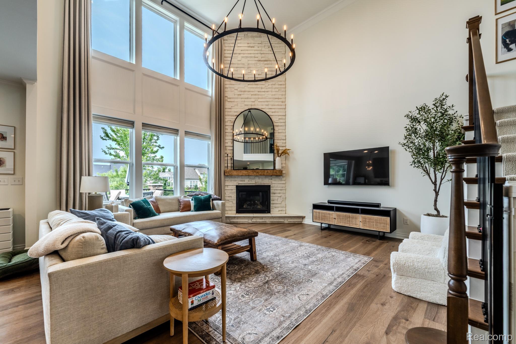 1367 Addington Court