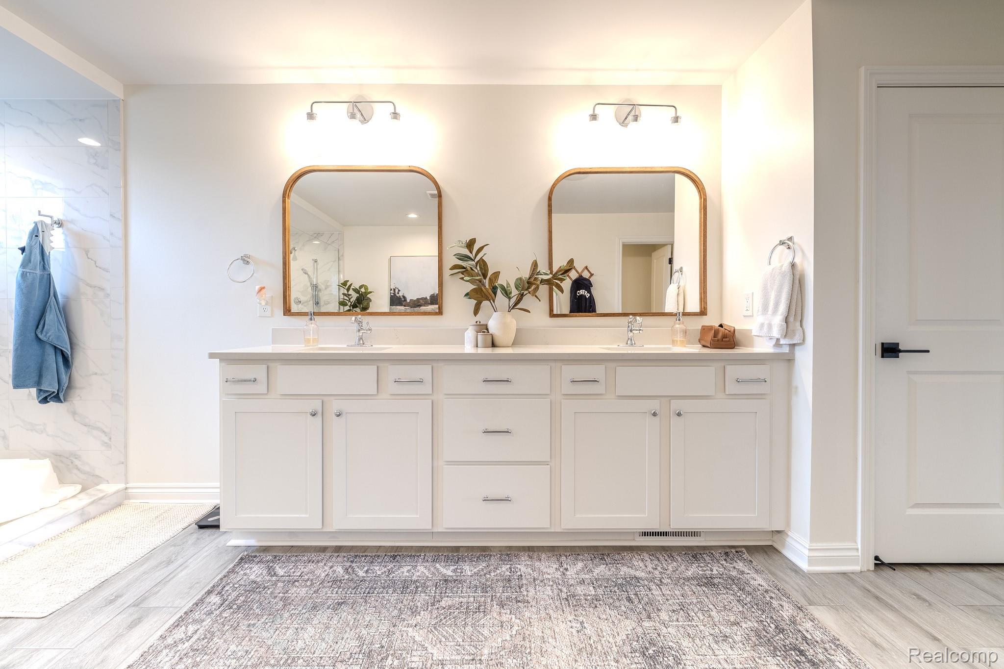 1367 Addington Court