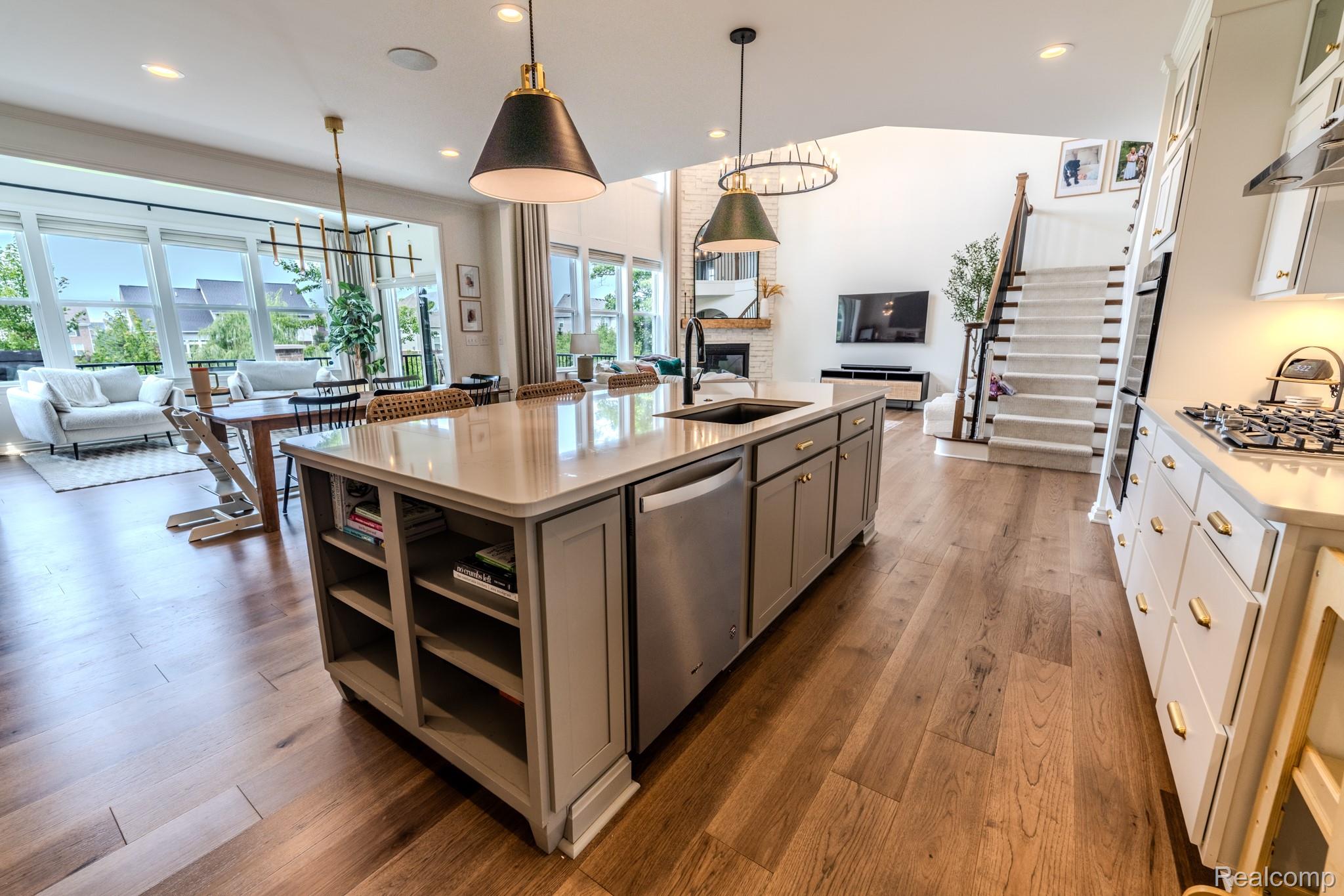 1367 Addington Court