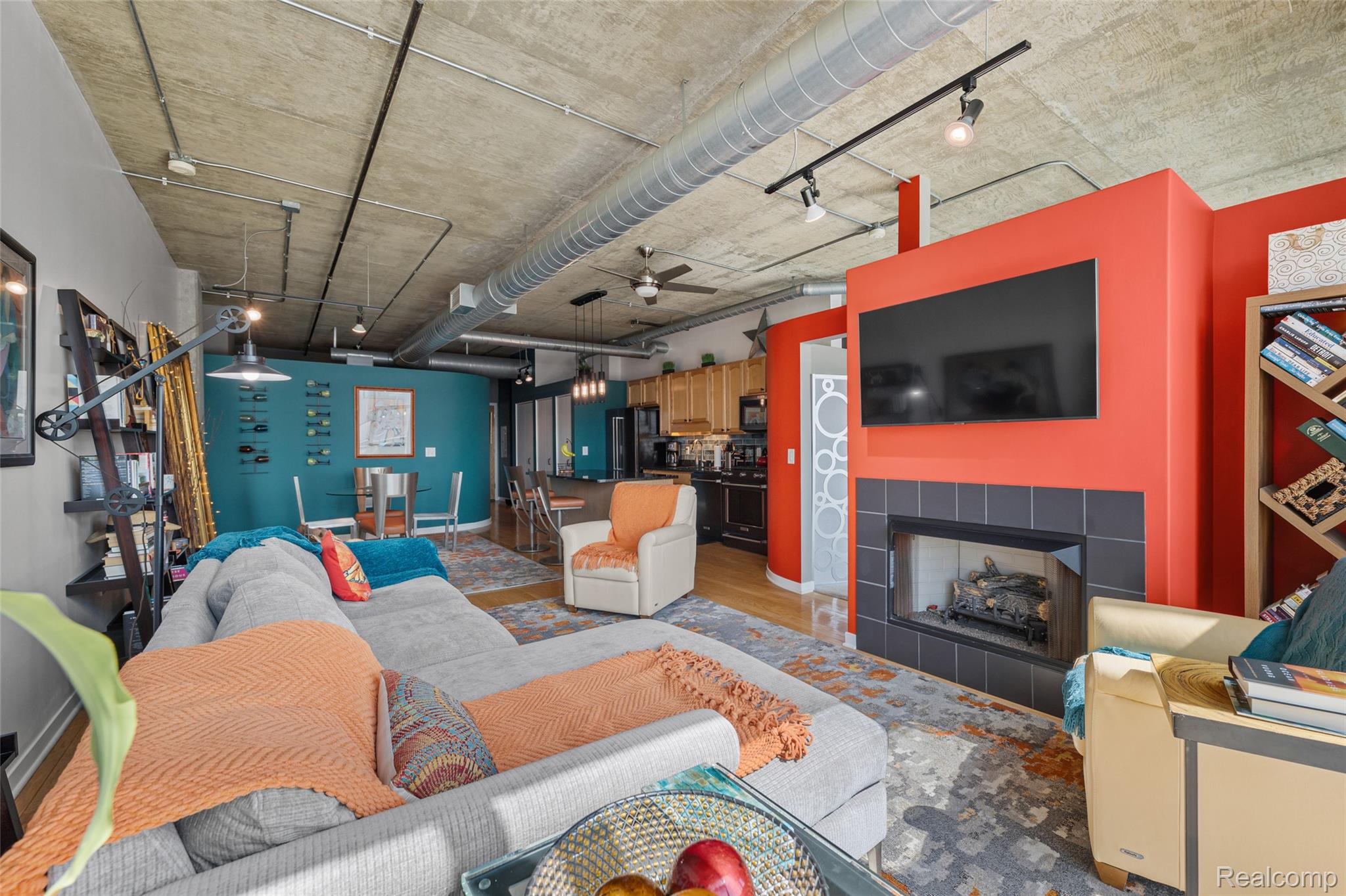 100 W 5th Street 504