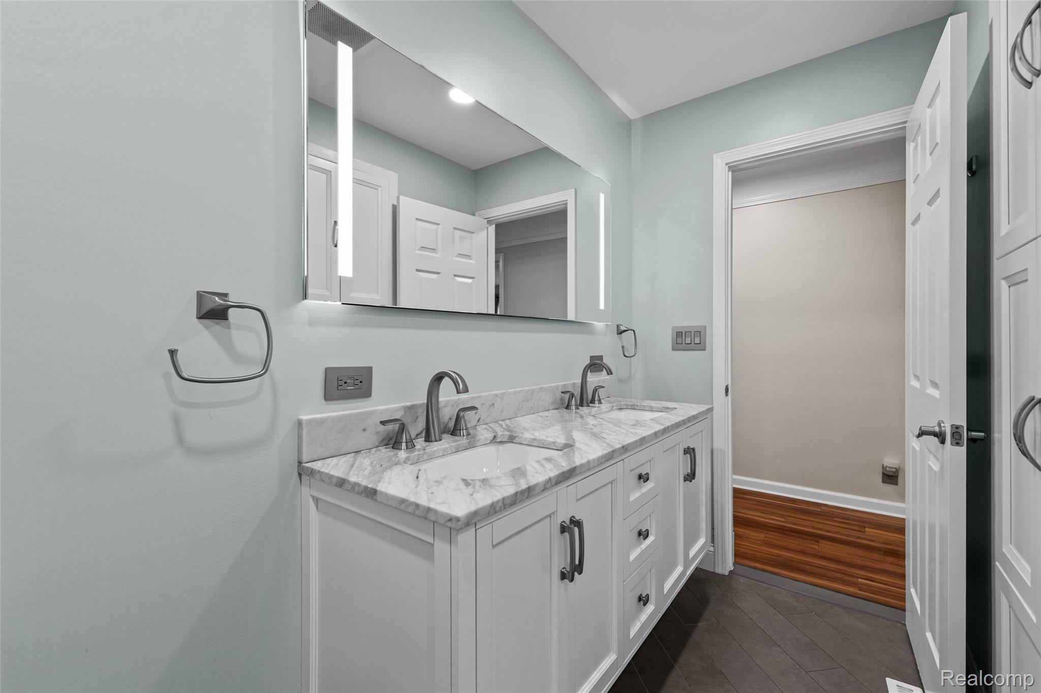 49775 Keycove Street