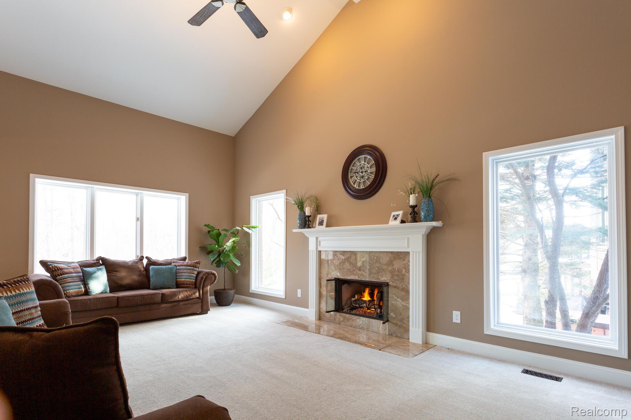 414 Roundview Drive