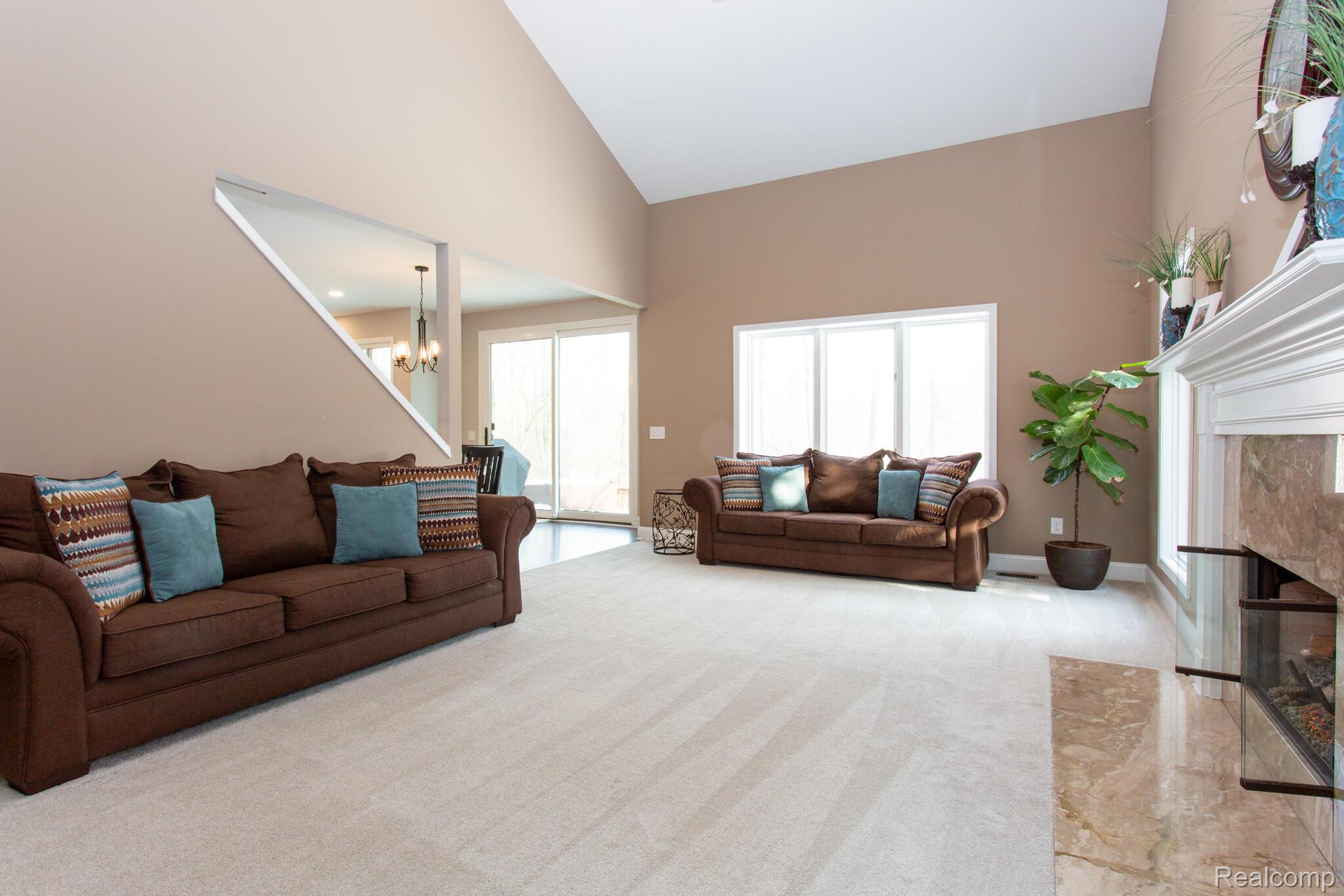 414 Roundview Drive
