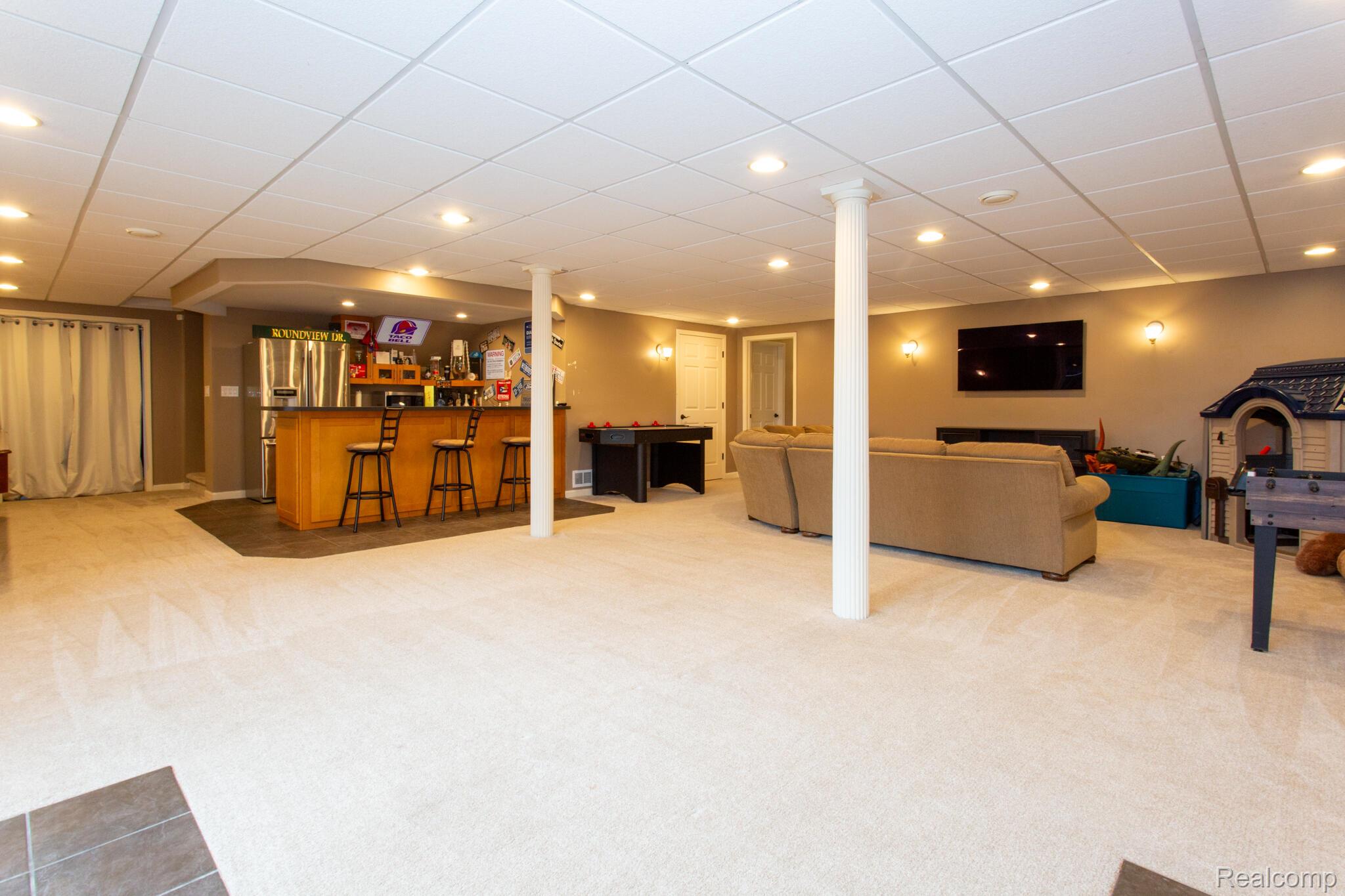 414 Roundview Drive
