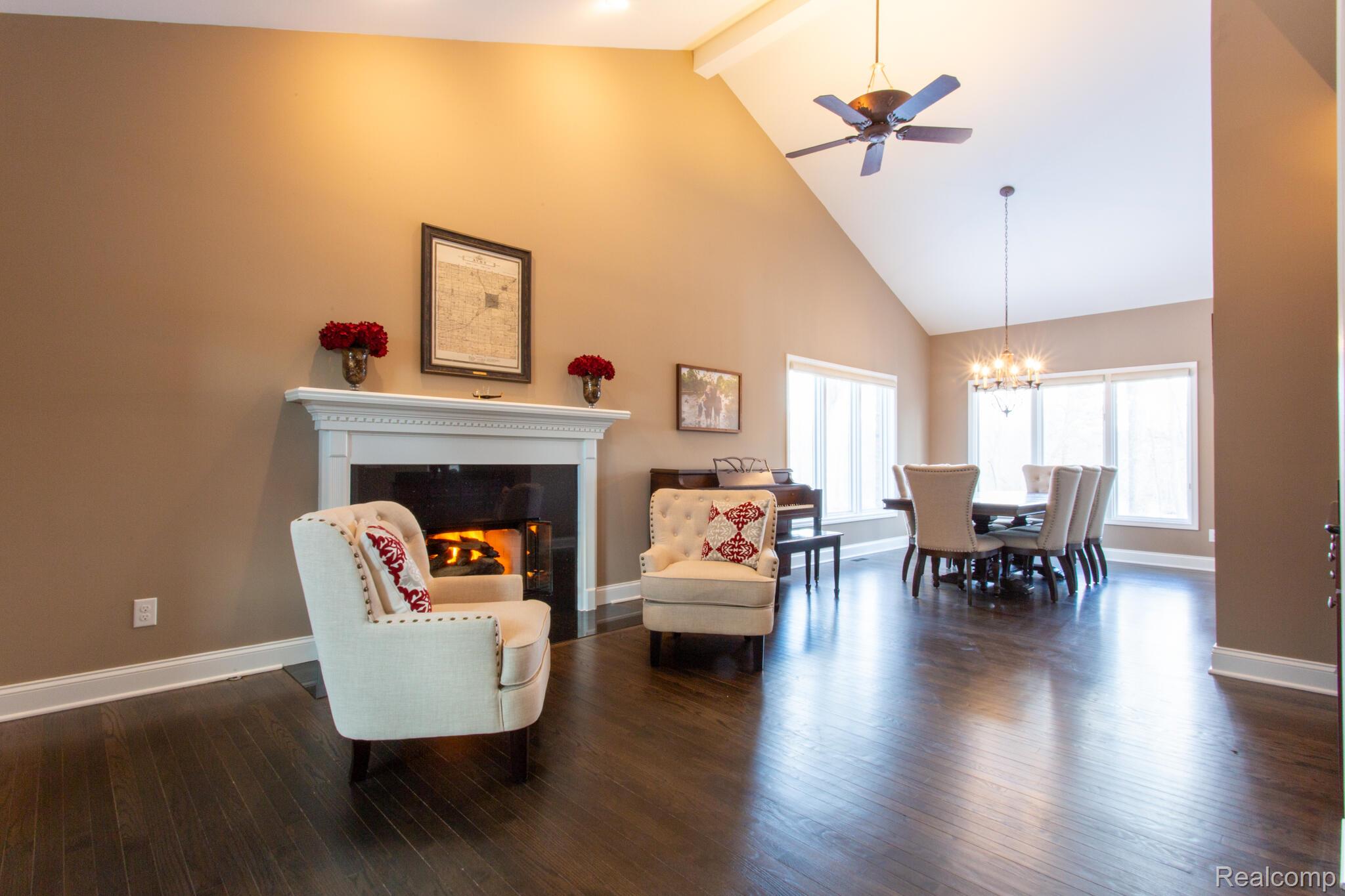 414 Roundview Drive