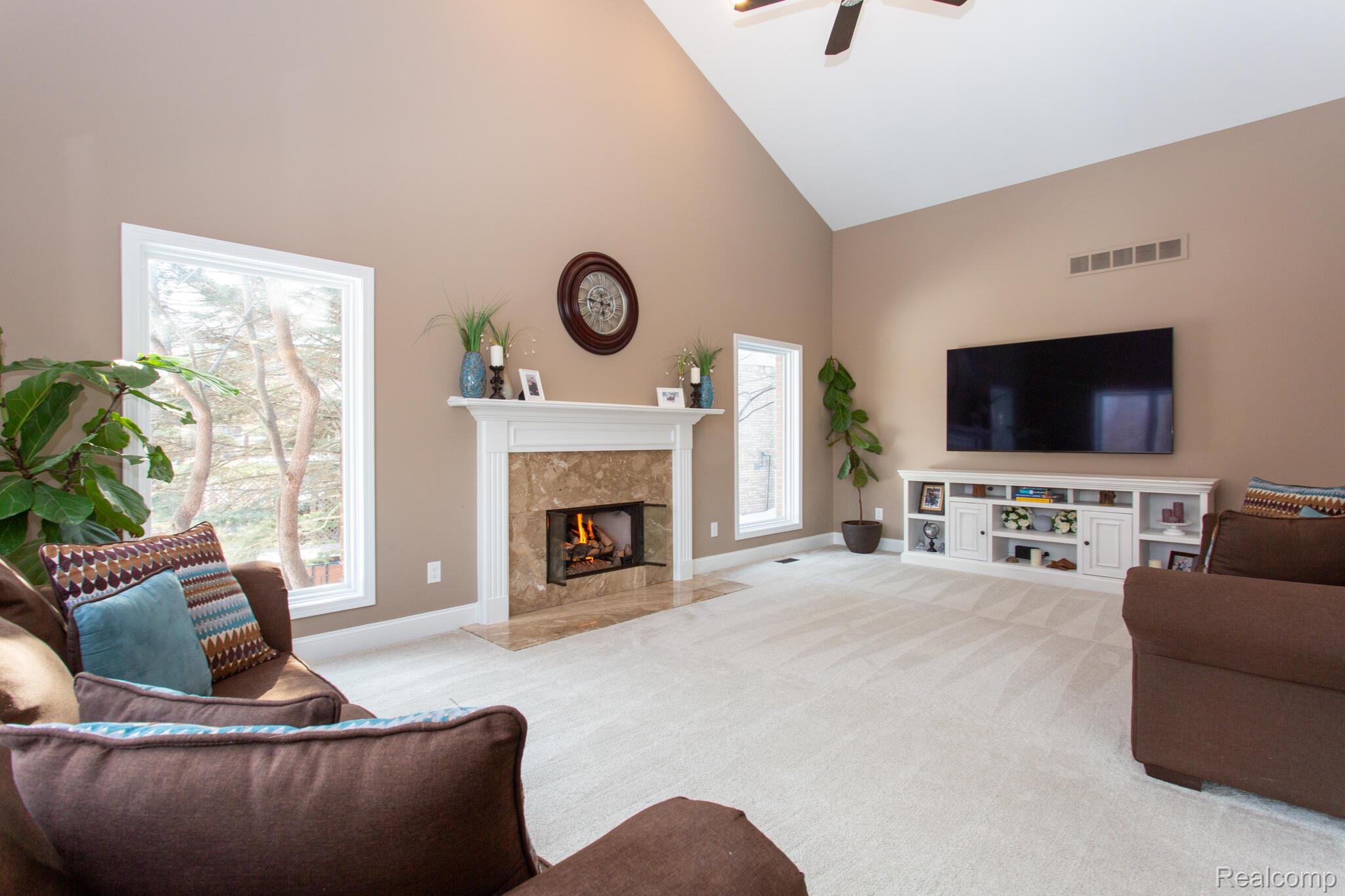 414 Roundview Drive
