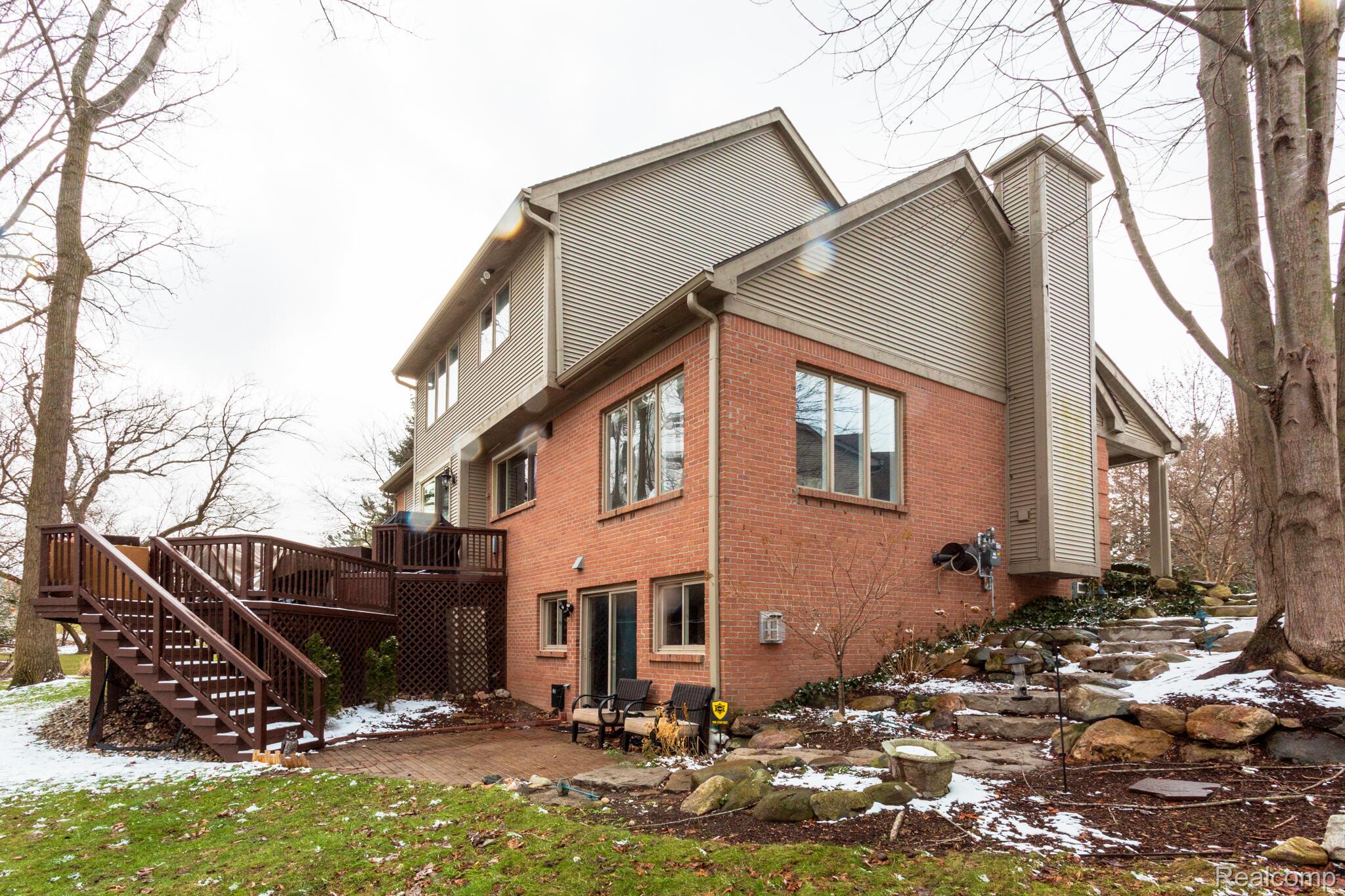 414 Roundview Drive