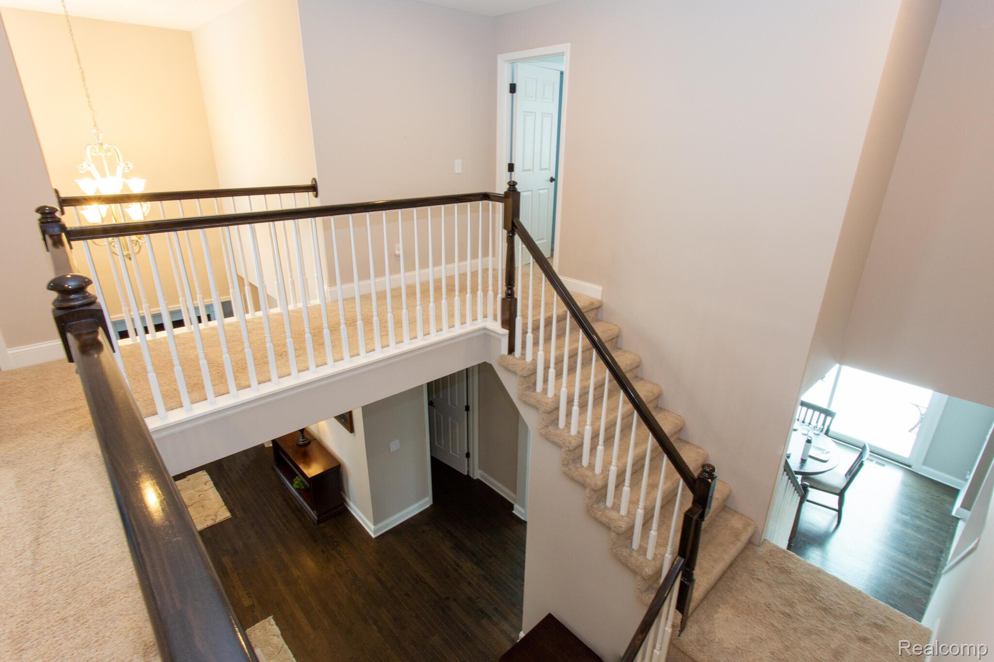 414 Roundview Drive