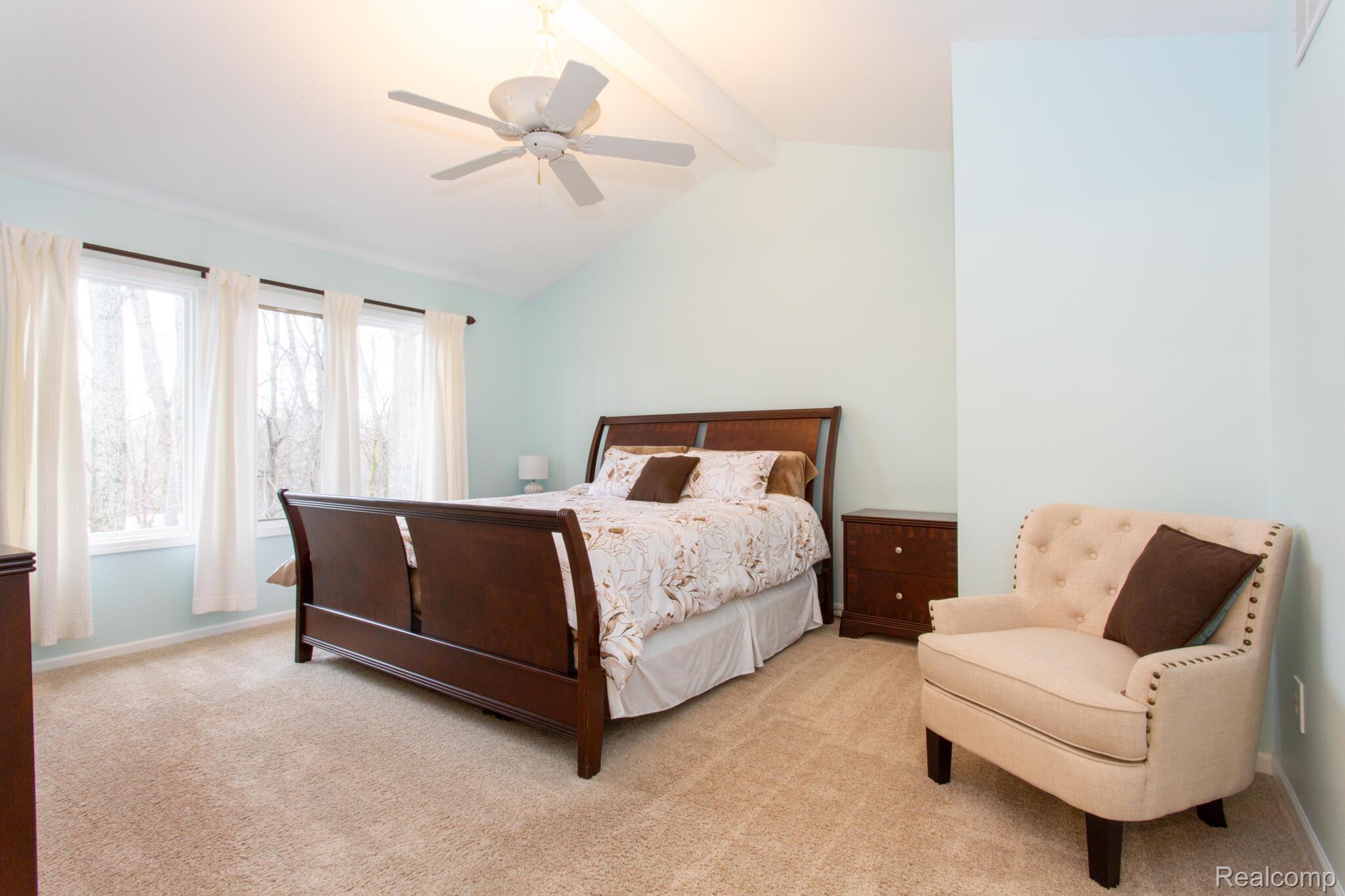414 Roundview Drive