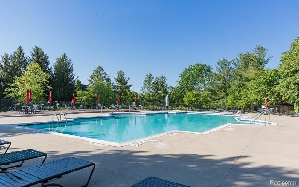 414 Roundview Drive