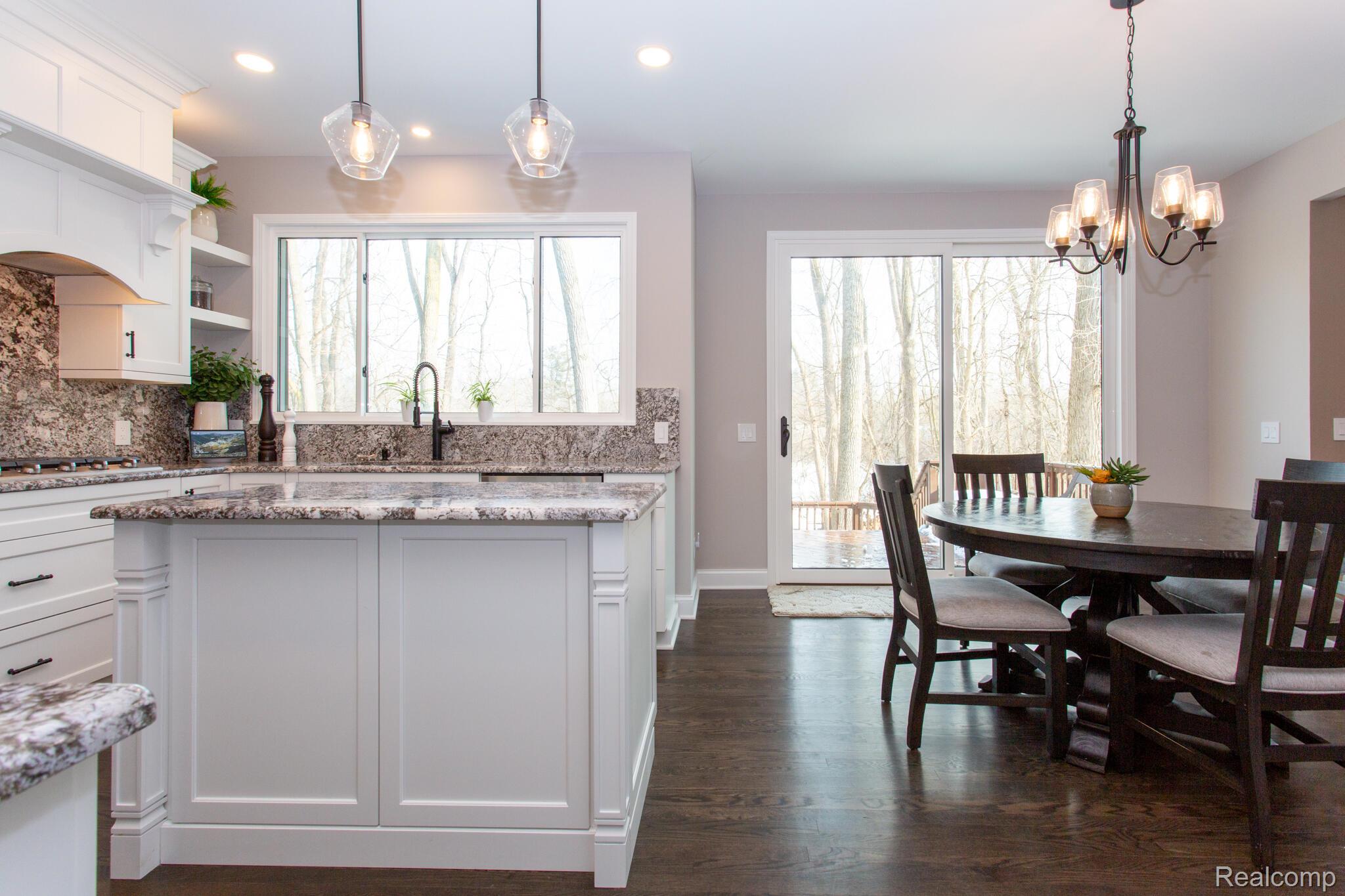 414 Roundview Drive