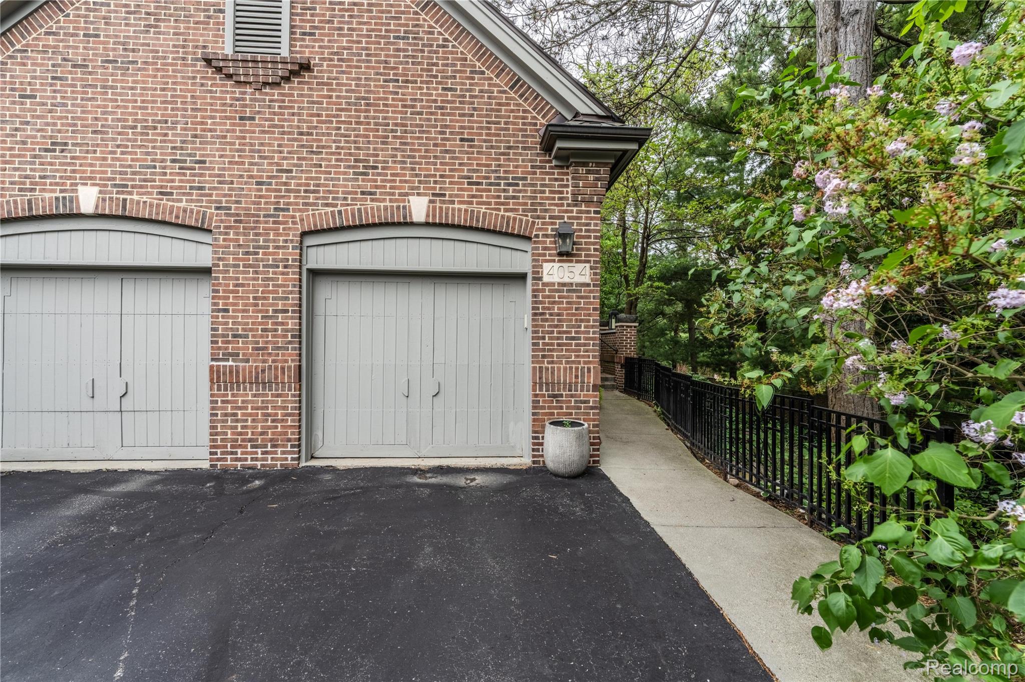 4054 Cranbrook Court