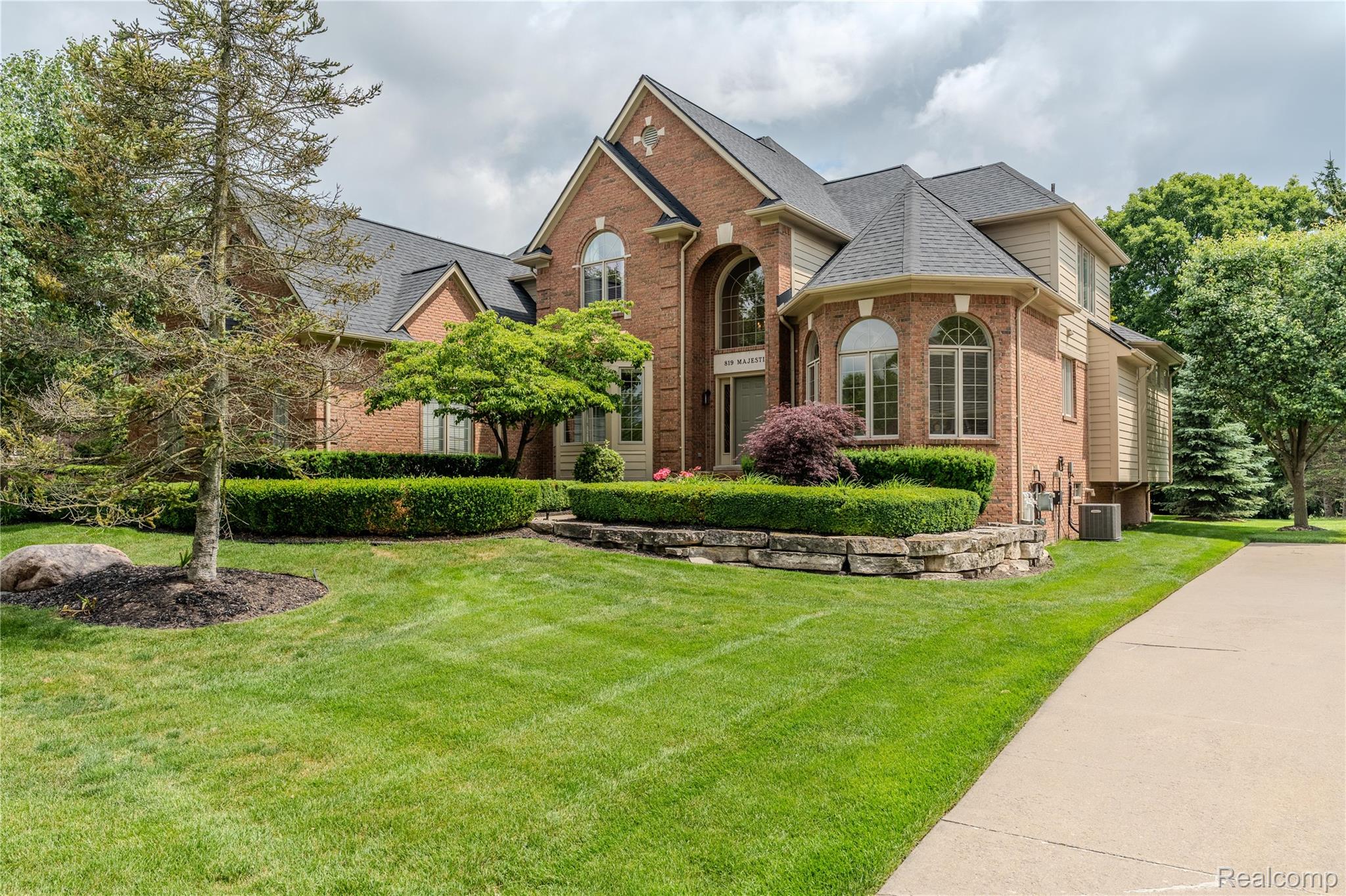 819 Majestic Drive