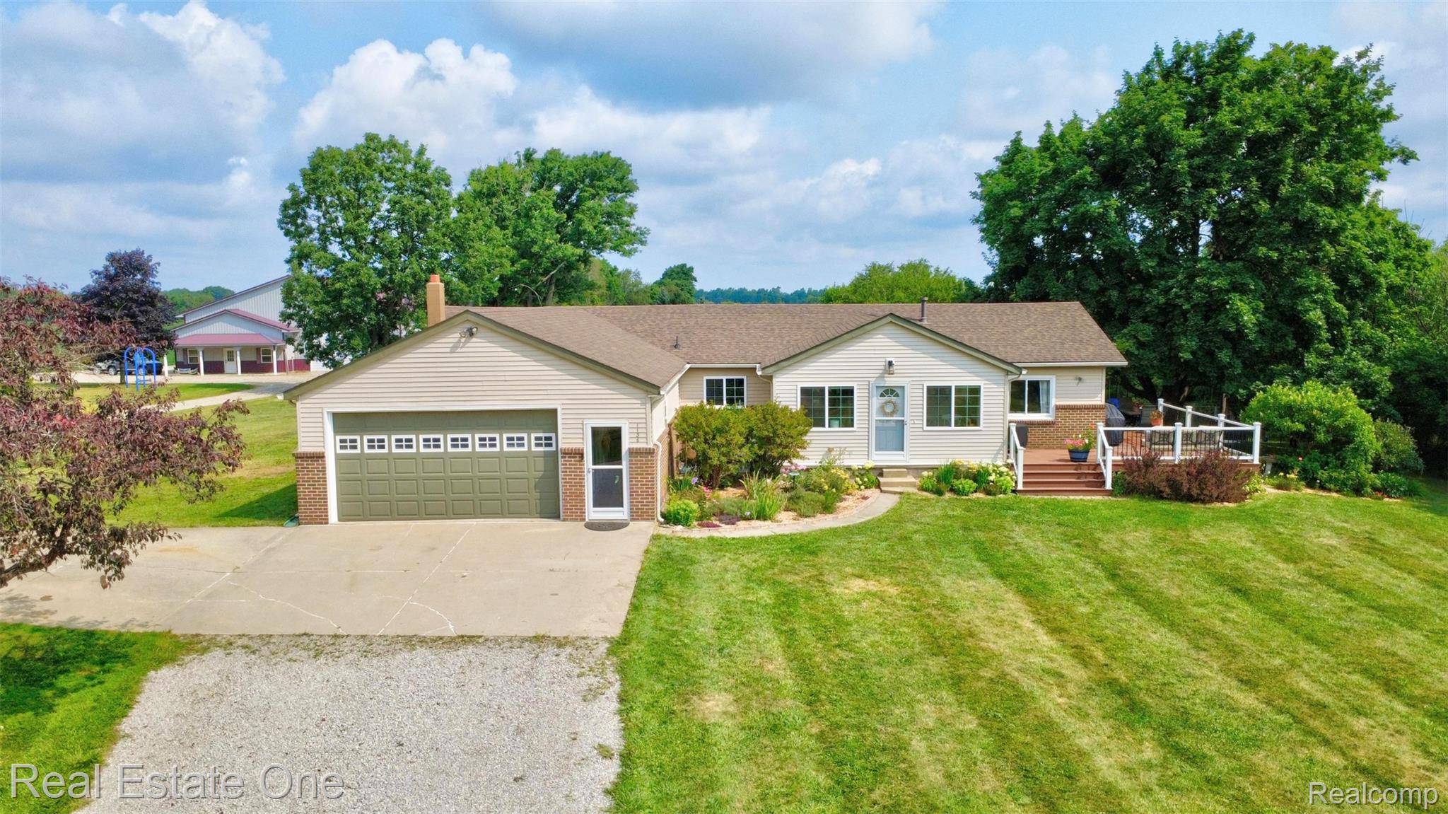 1136 Brauer Road