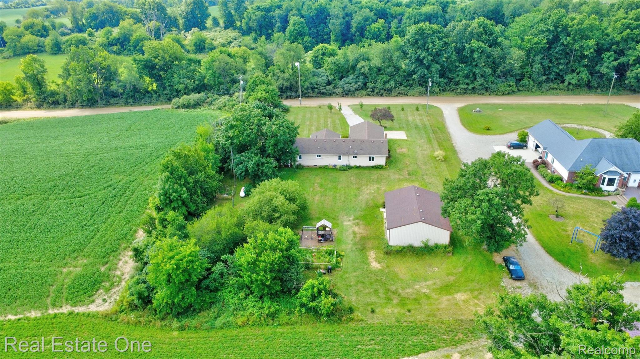 1136 Brauer Road