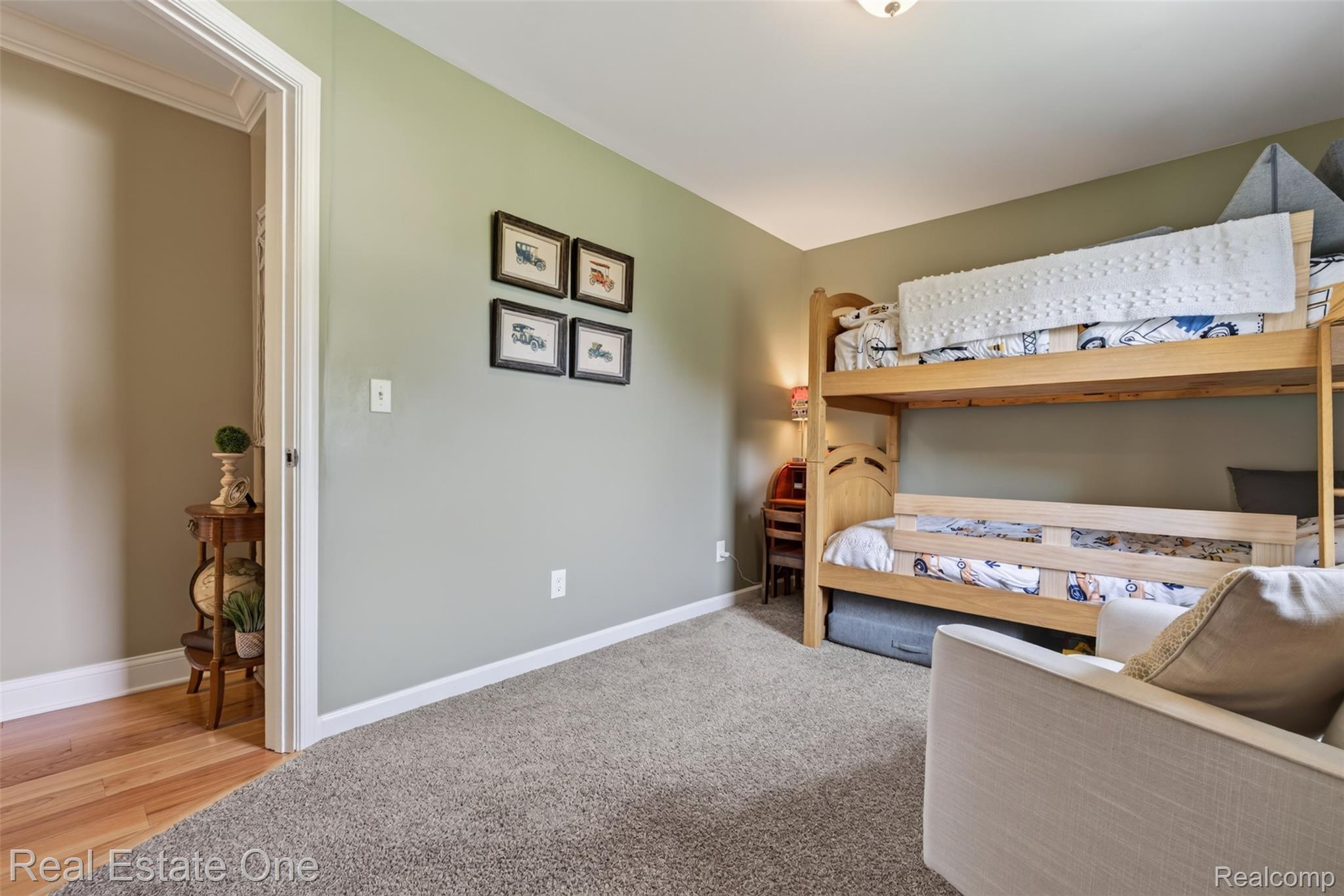 1136 Brauer Road