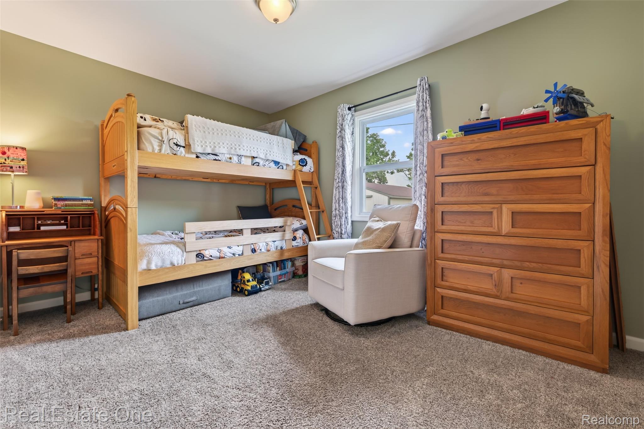1136 Brauer Road