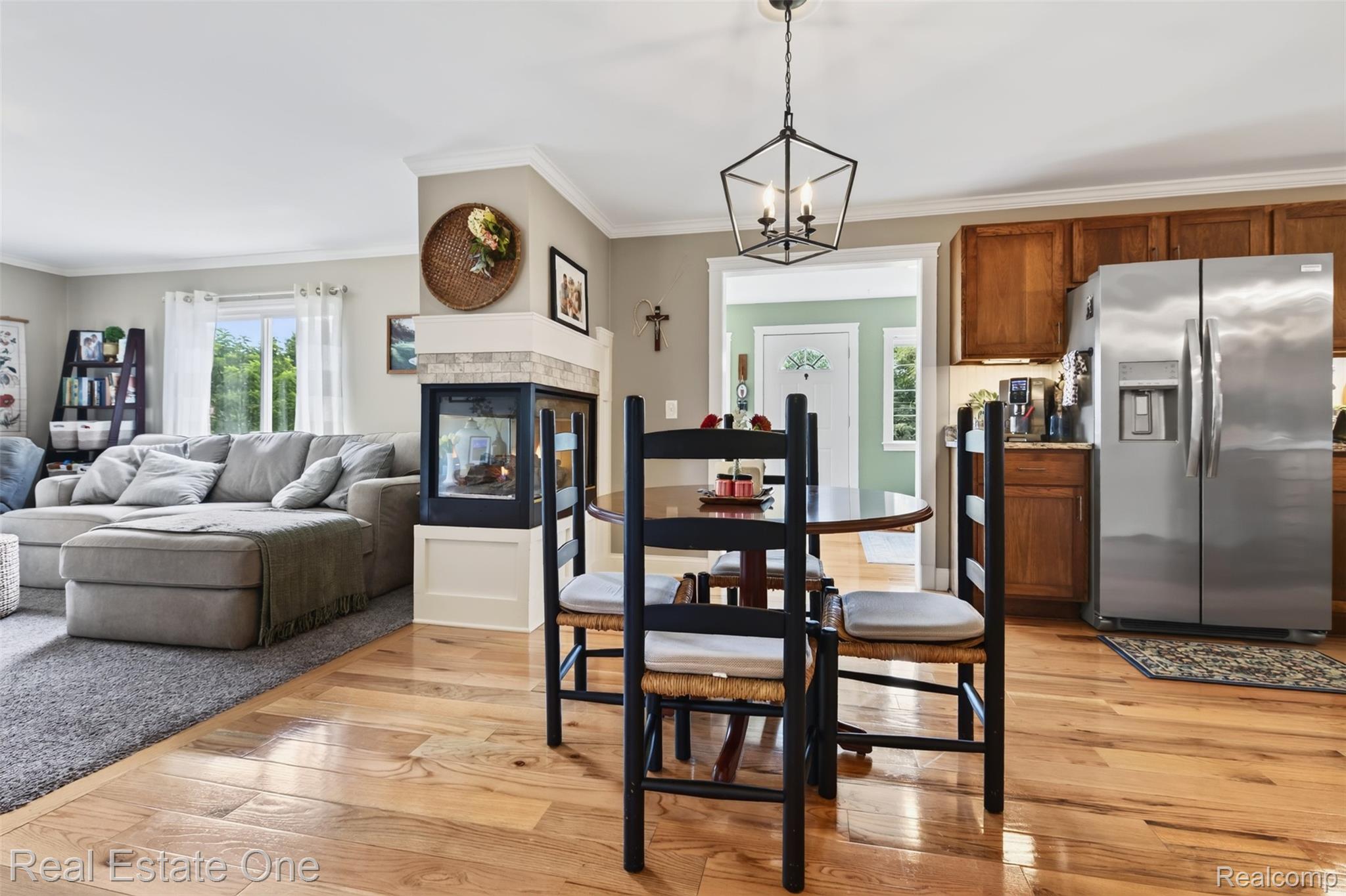 1136 Brauer Road