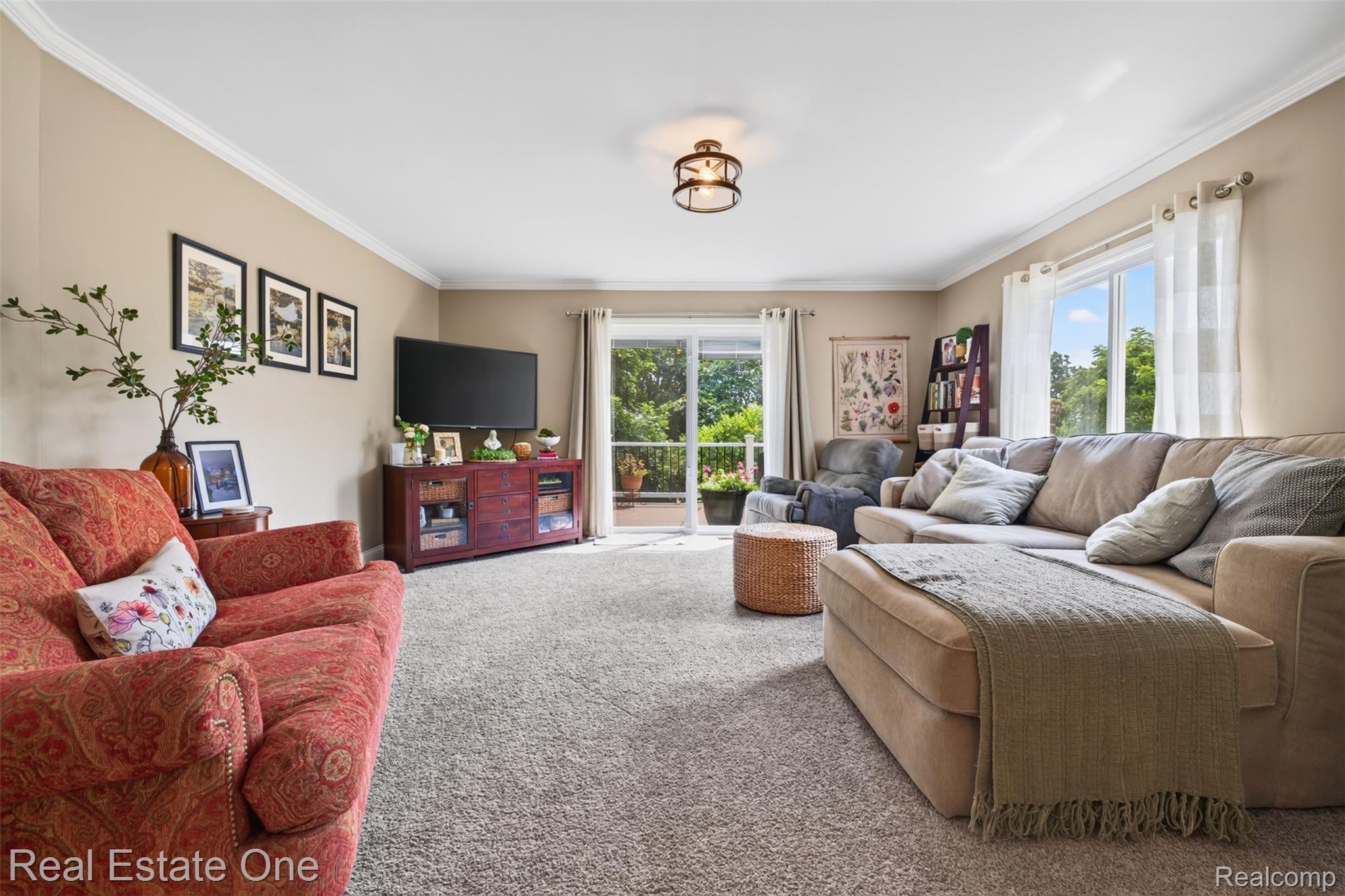 1136 Brauer Road