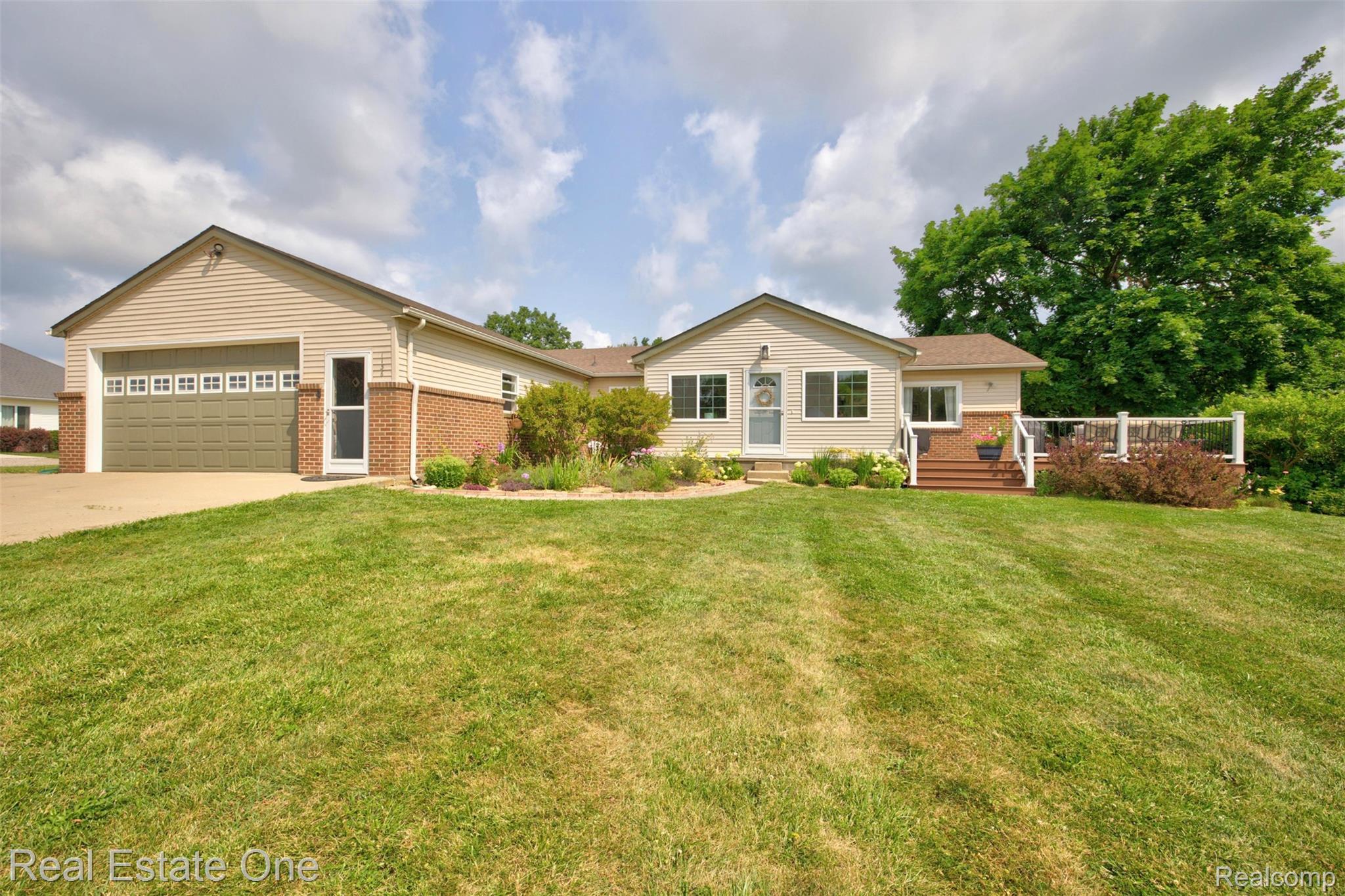 1136 Brauer Road