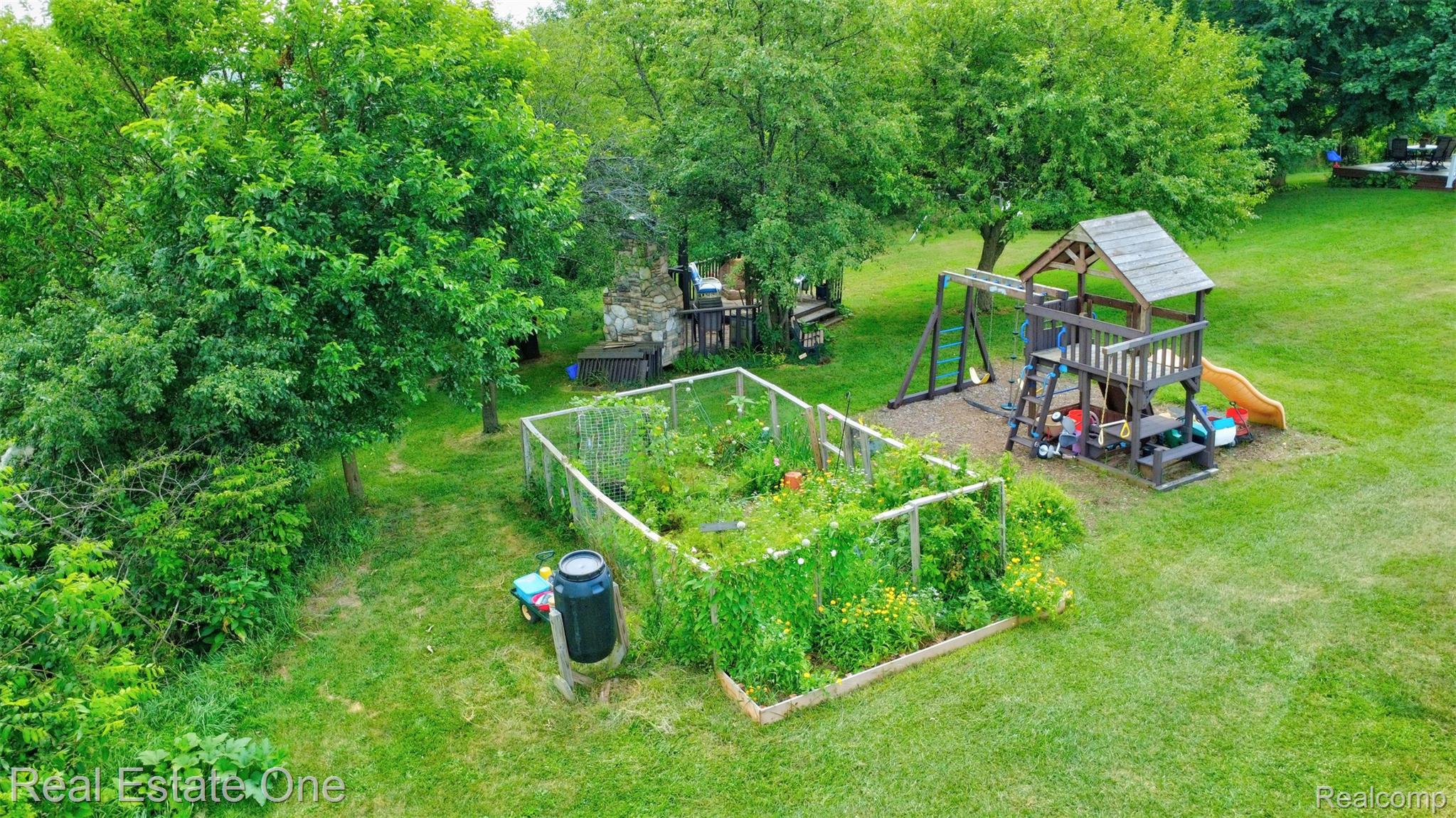 1136 Brauer Road