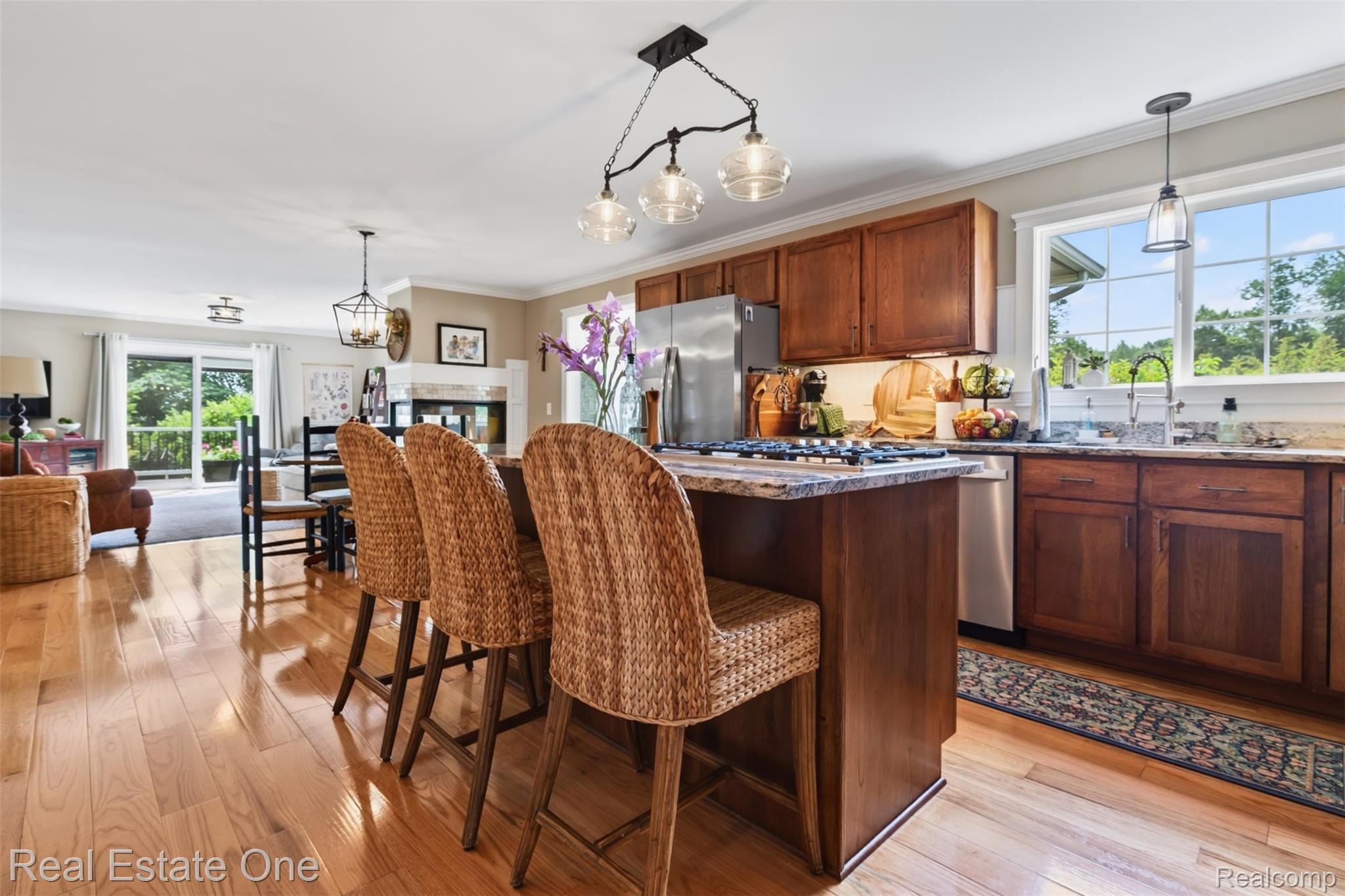 1136 Brauer Road