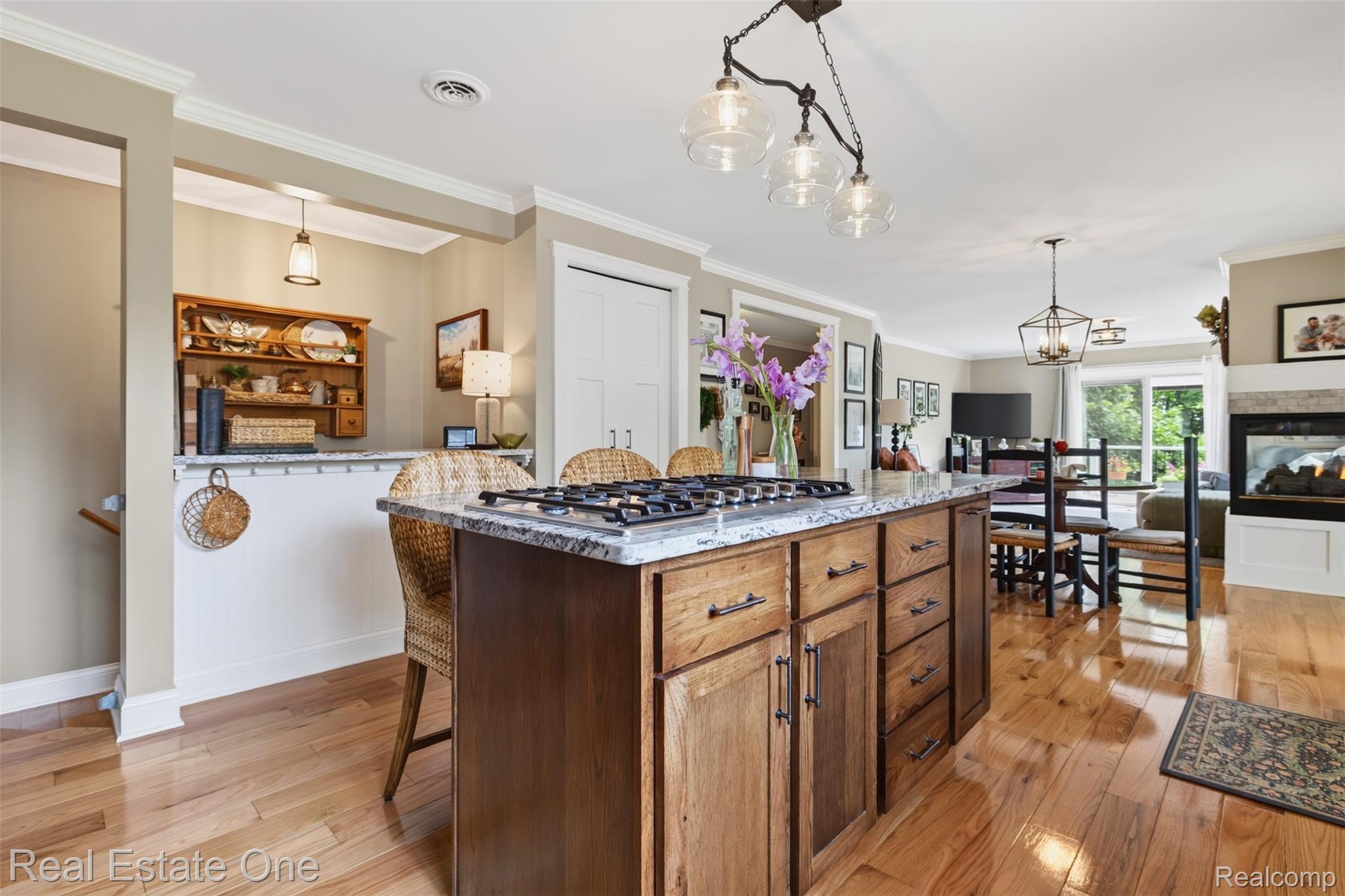 1136 Brauer Road
