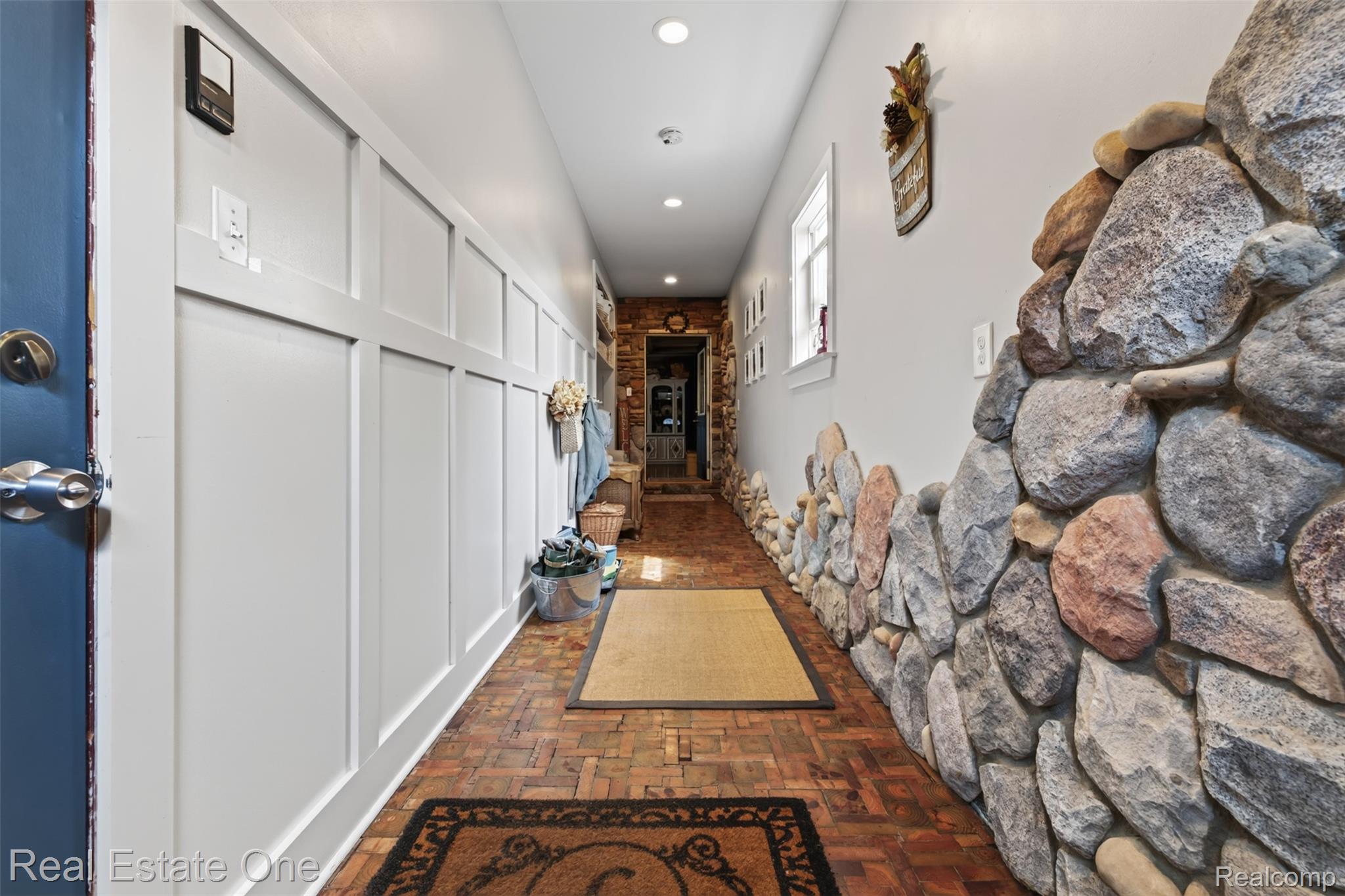 1136 Brauer Road