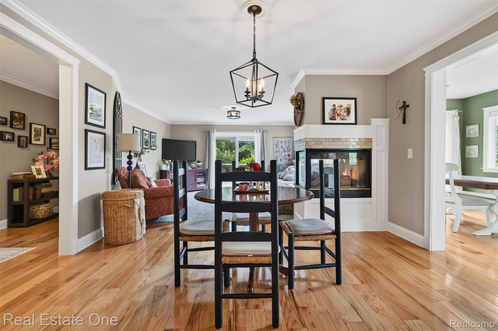 1136 Brauer Road