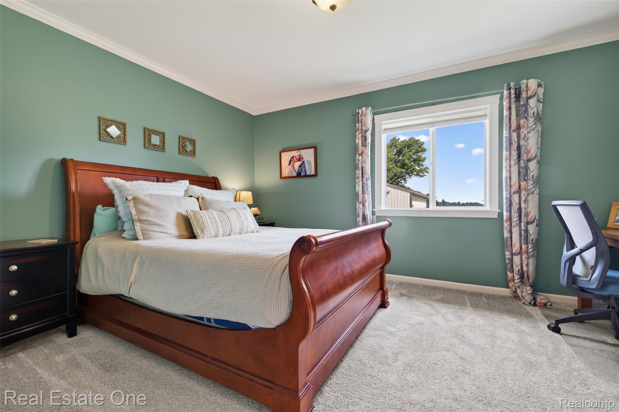 1136 Brauer Road